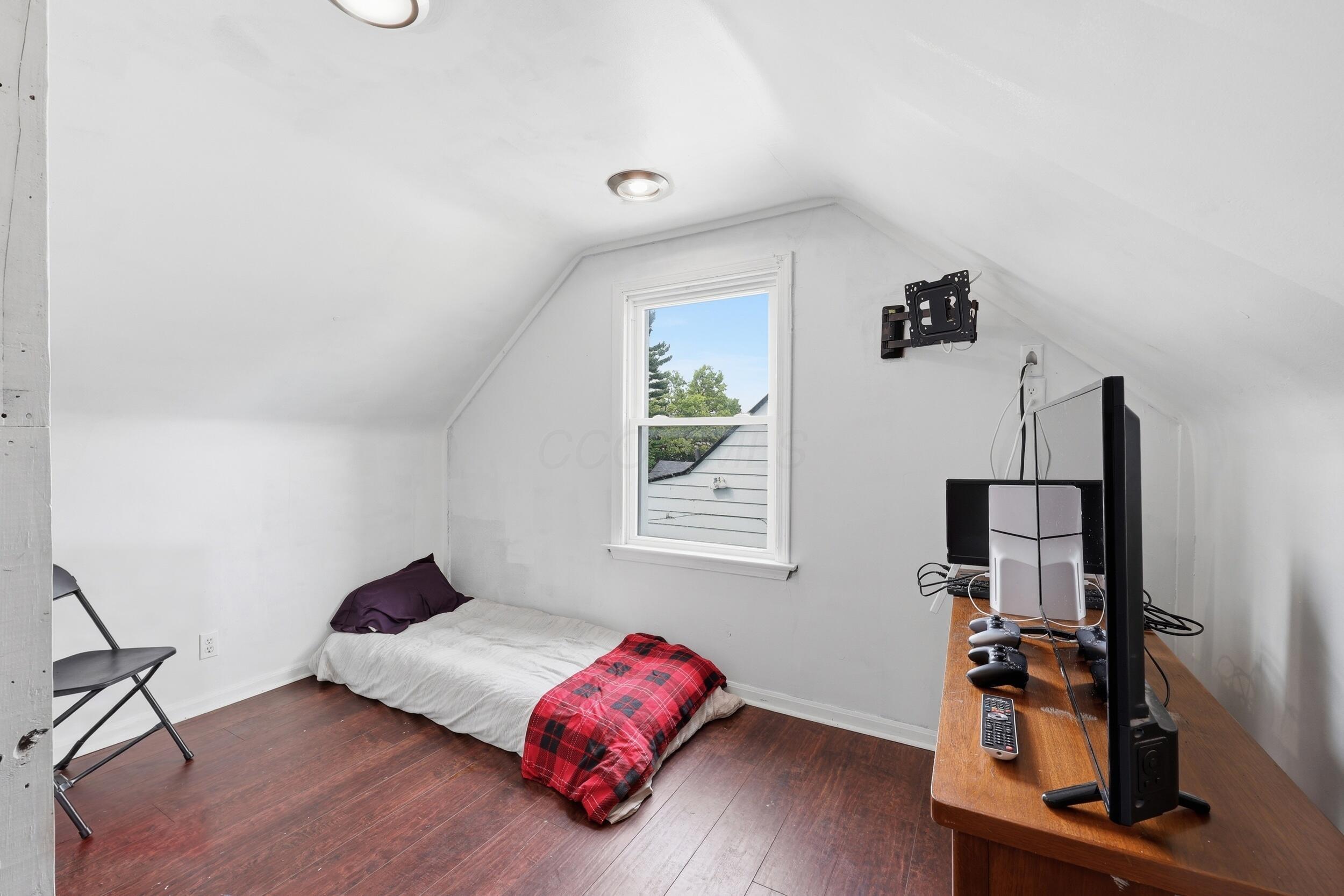 869 Binns Boulevard Property Photo 12