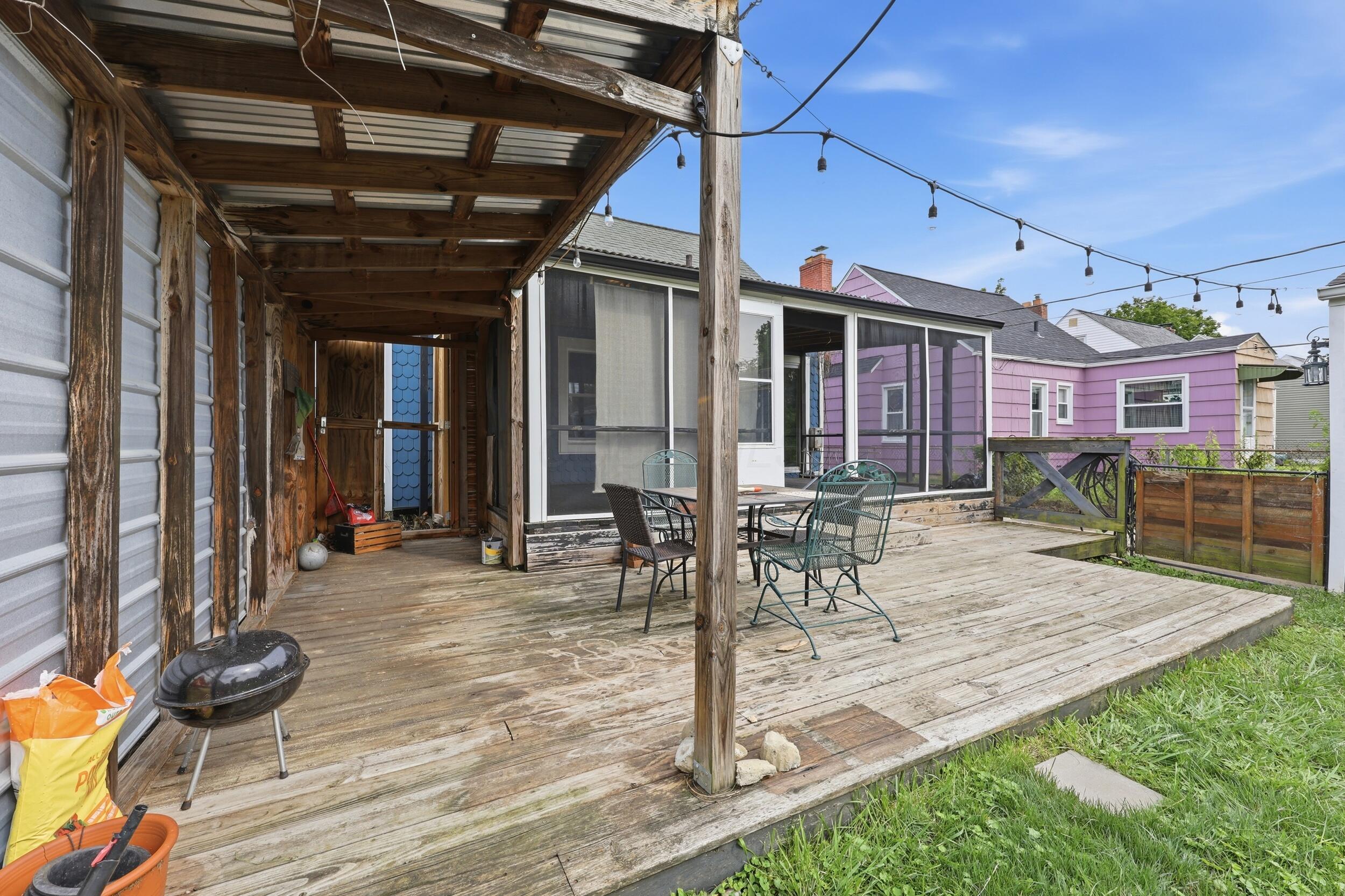 869 Binns Boulevard Property Photo 18