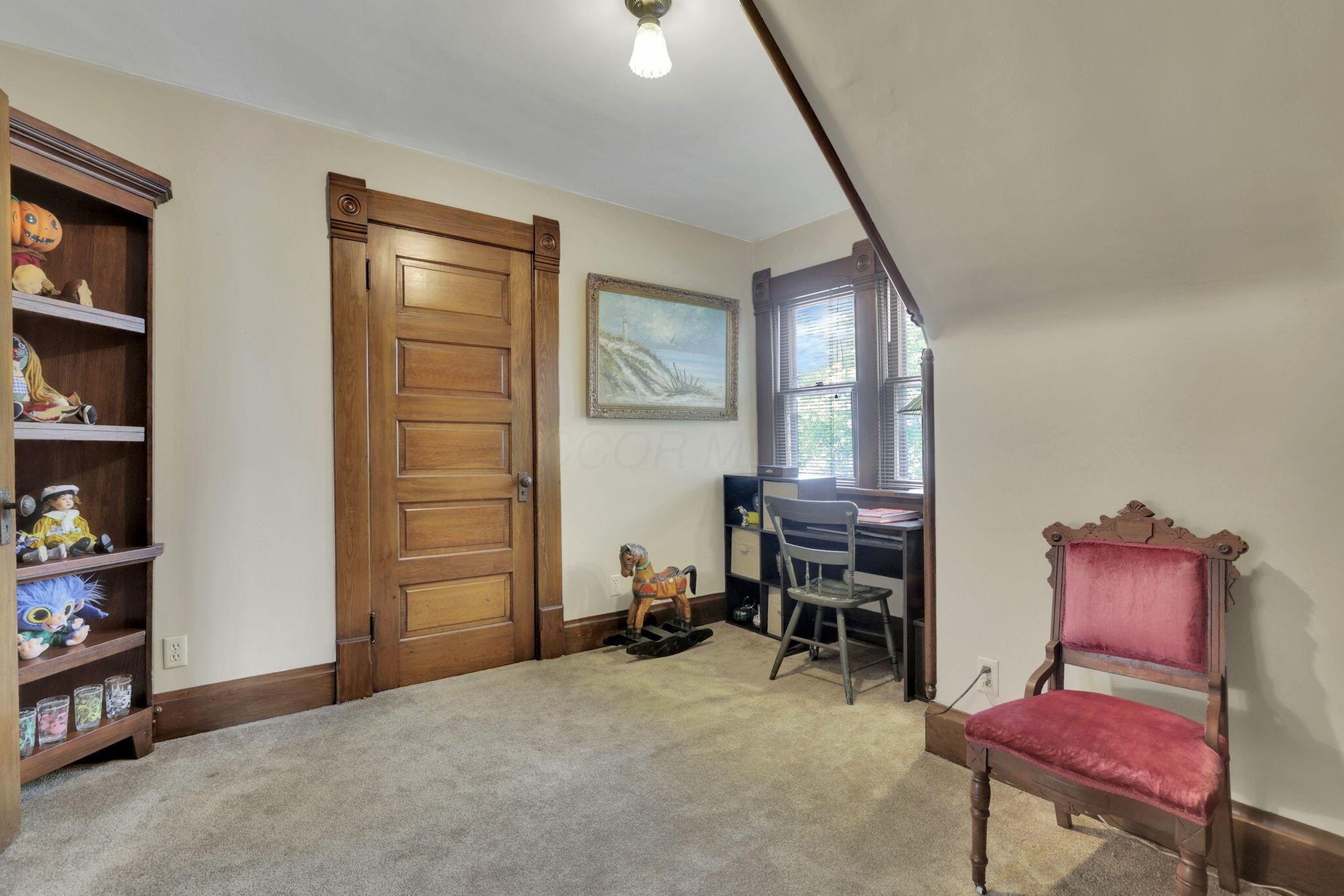 416 W 5th Avenue Property Photo 20