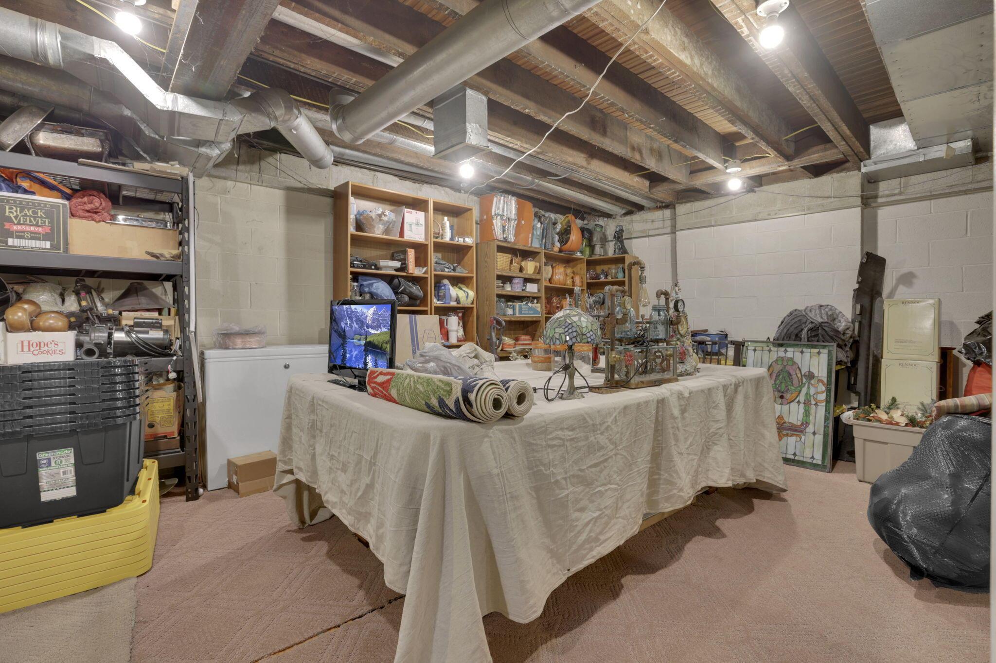 416 W 5th Avenue Property Photo 22