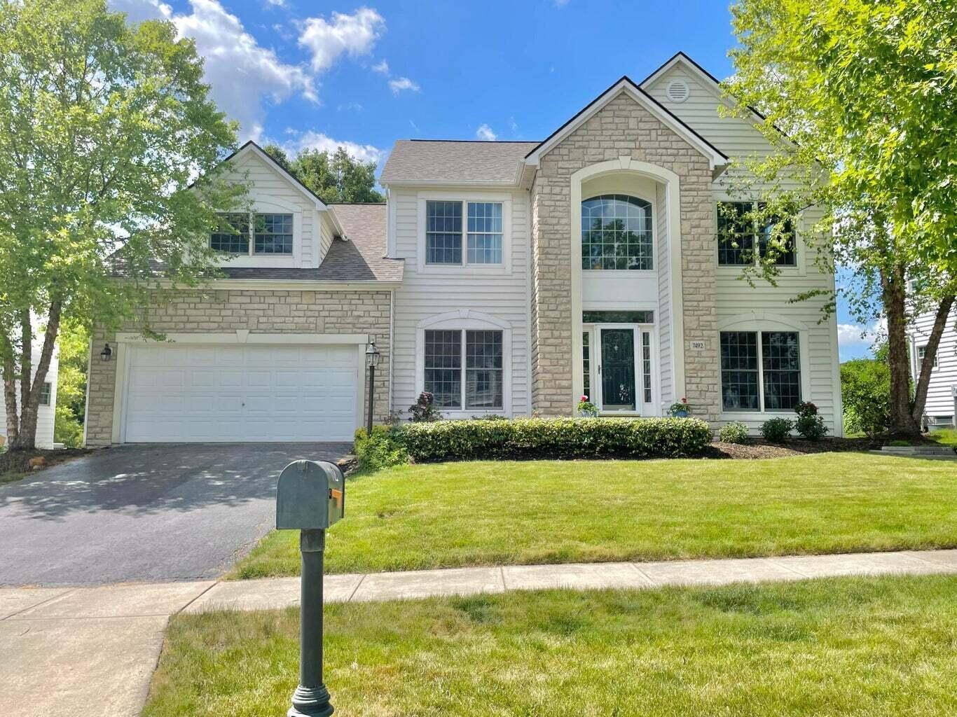 7492 Fairfield Lakes Drive Property Photo 1