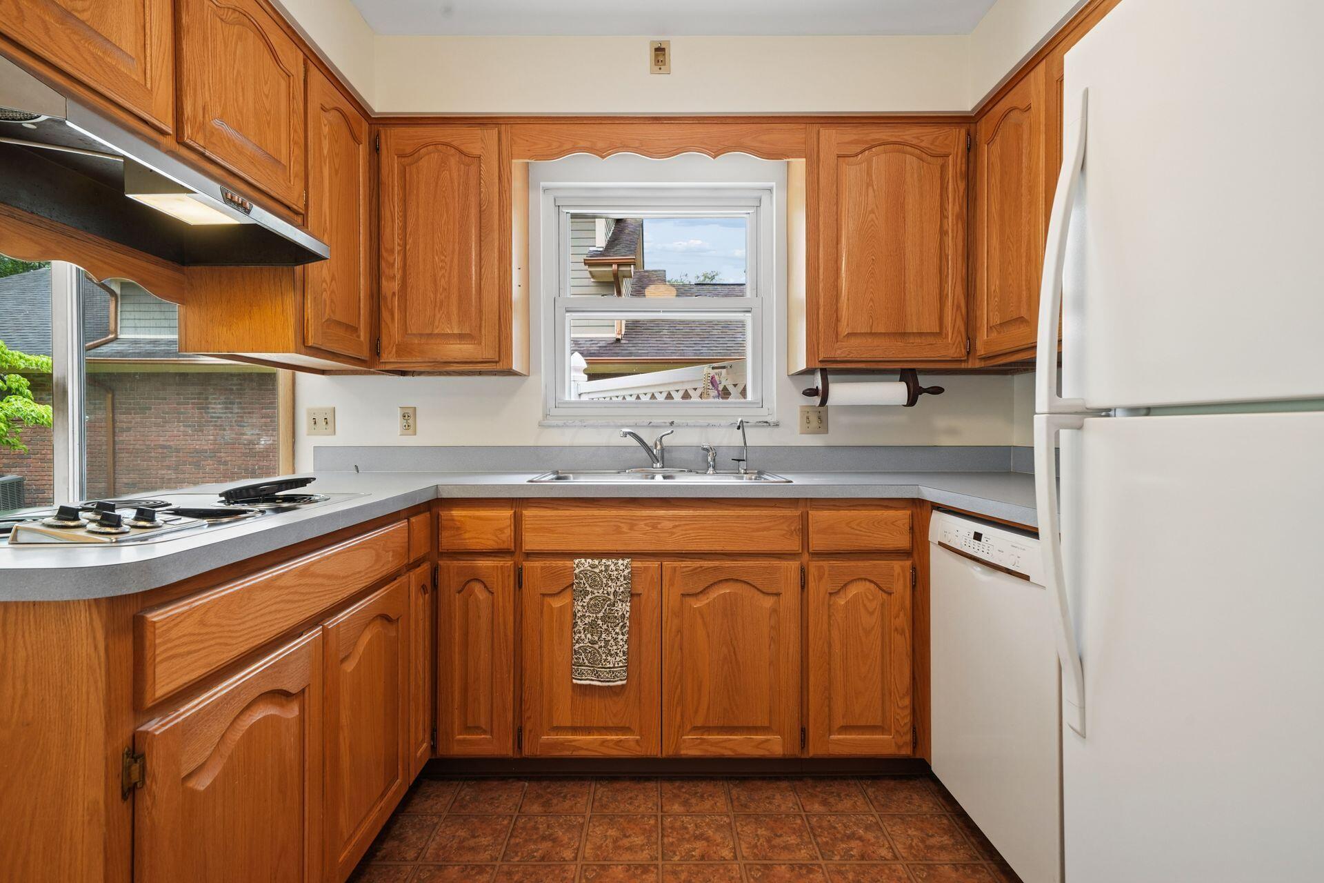 83 Ceramic Drive Property Photo 33