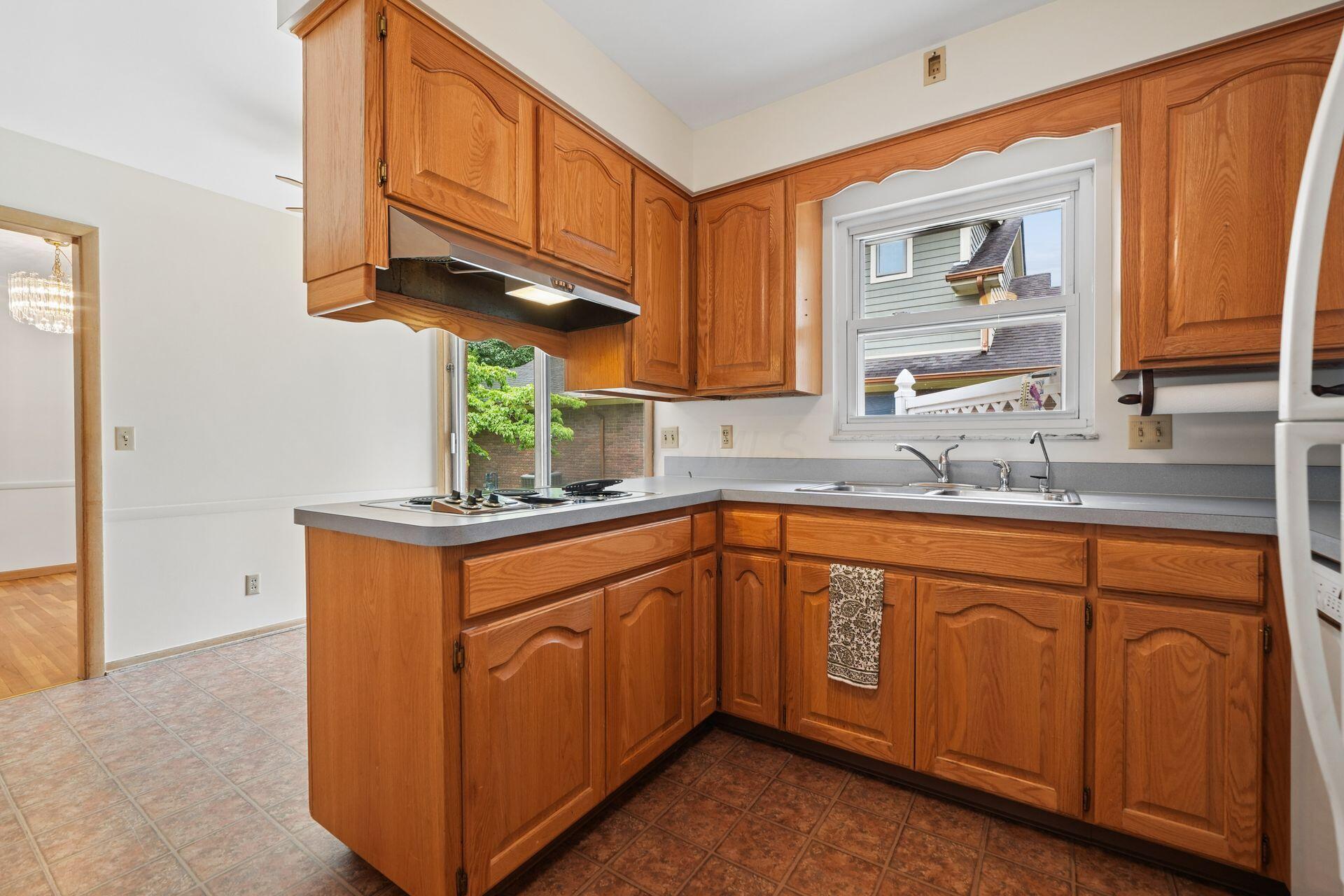 83 Ceramic Drive Property Photo 34