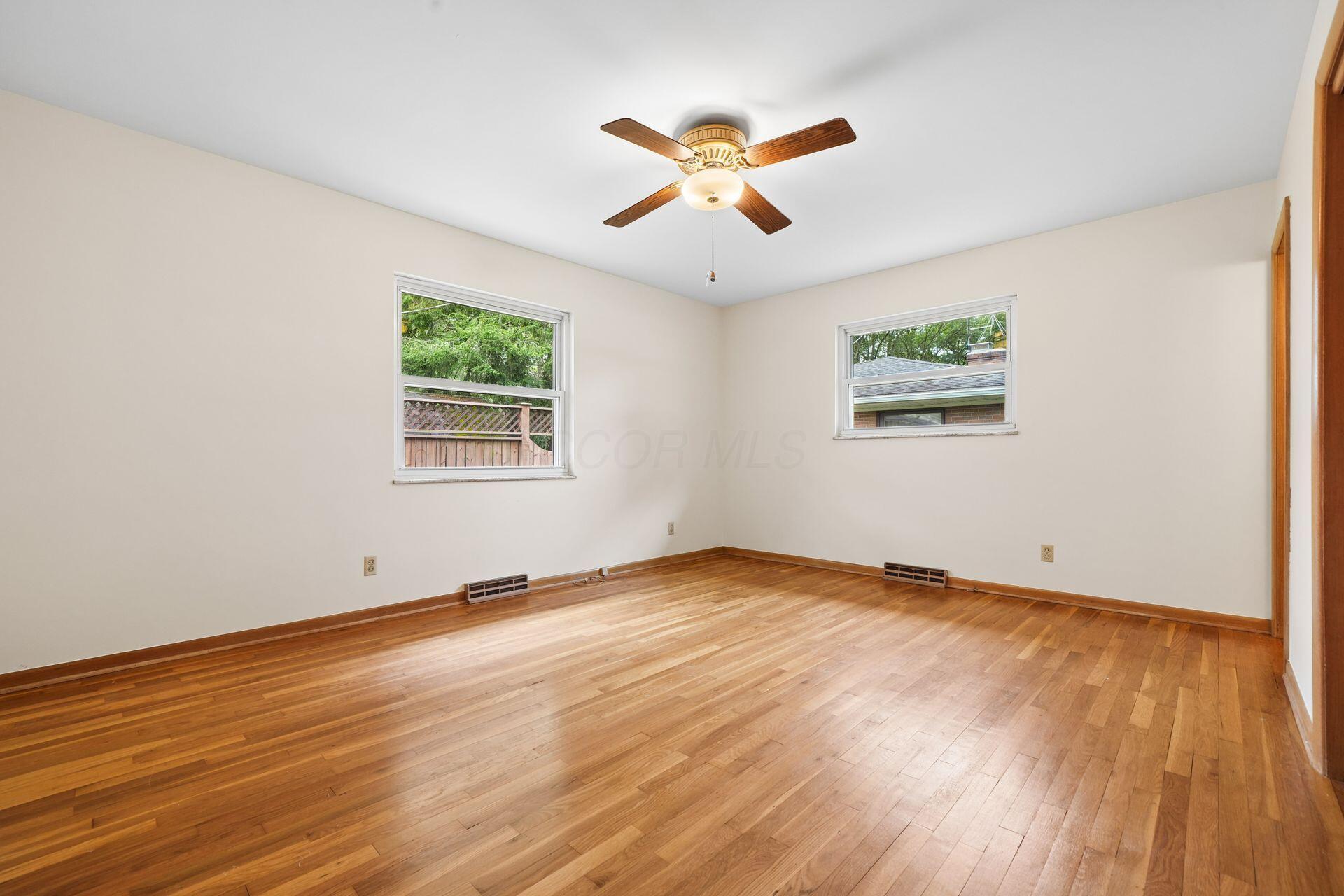 83 Ceramic Drive Property Photo 36