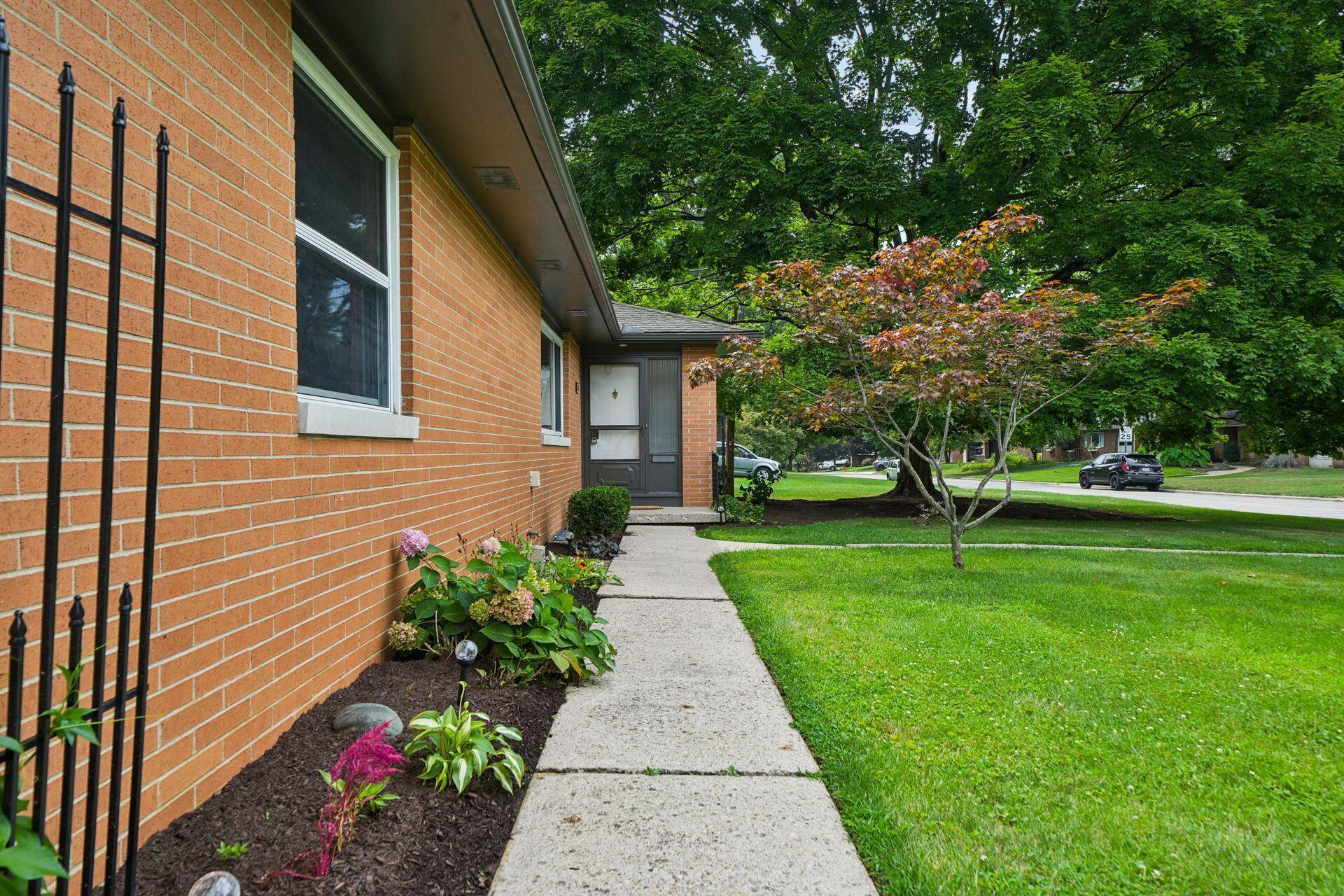 83 Ceramic Drive Property Photo 48