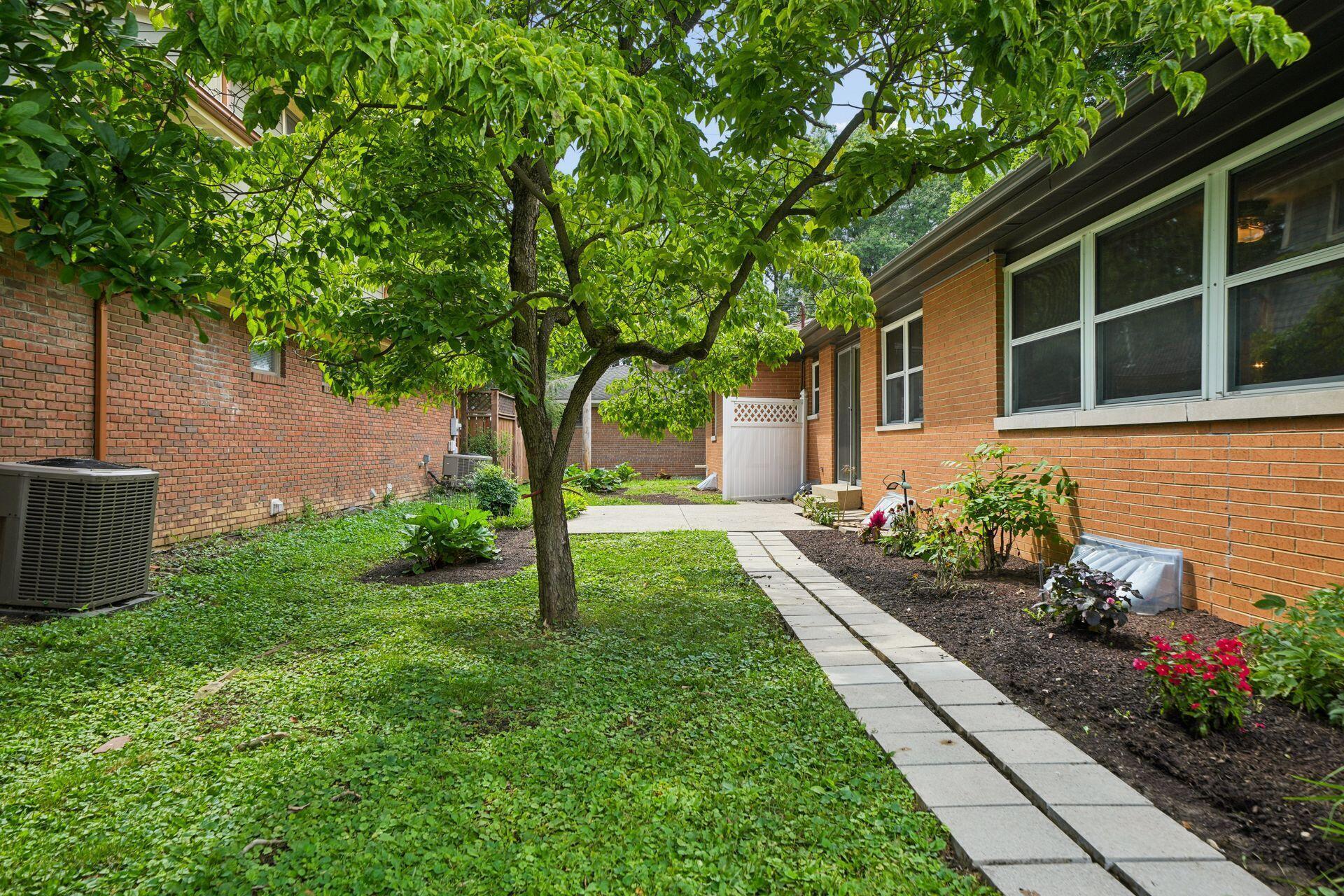 83 Ceramic Drive Property Photo 49