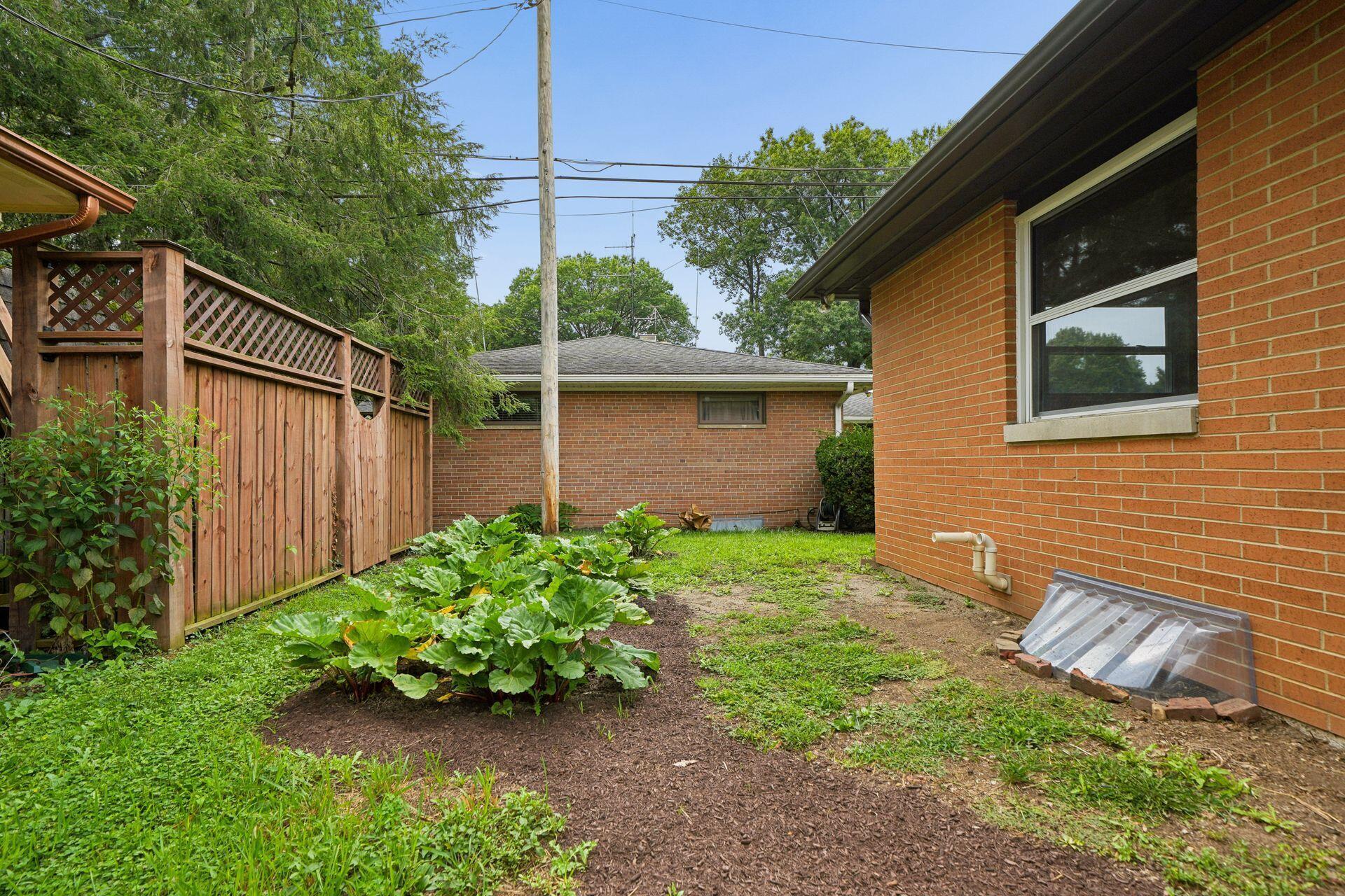 83 Ceramic Drive Property Photo 57