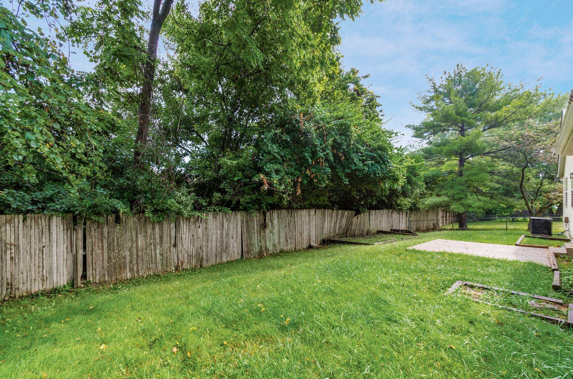5845-5847 Forest Hills Boulevard Property Photo 7