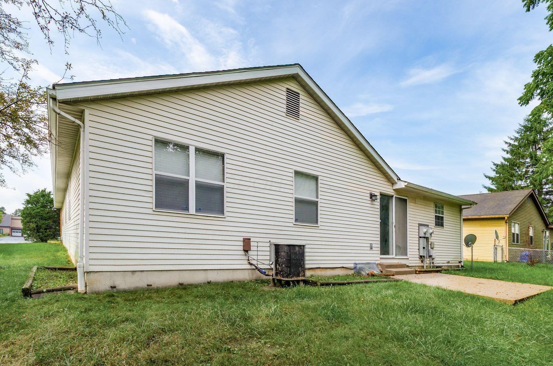 5845-5847 Forest Hills Boulevard Property Photo 9