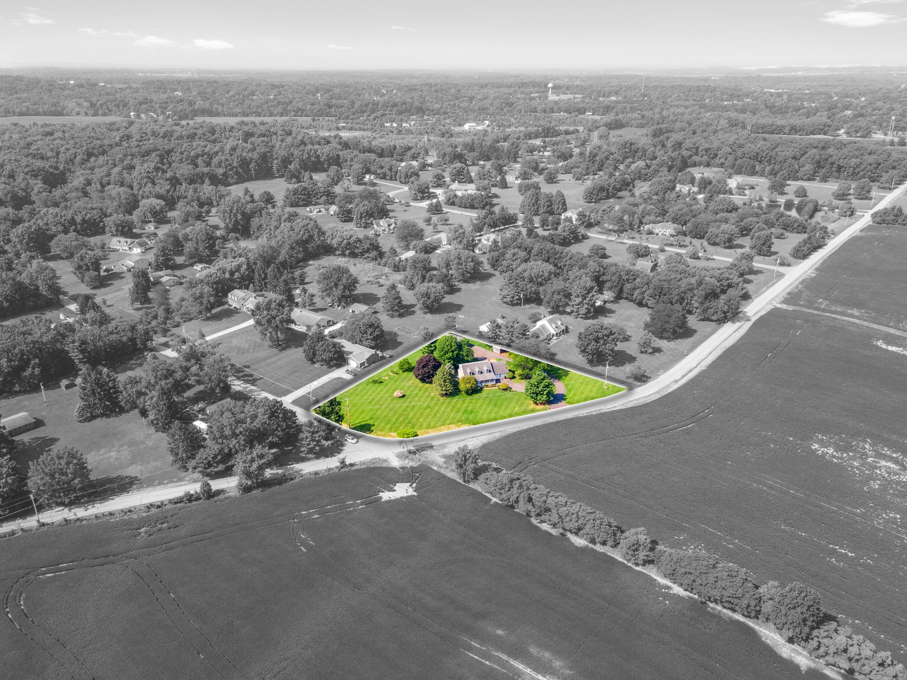10025 Slough Road Property Photo 6