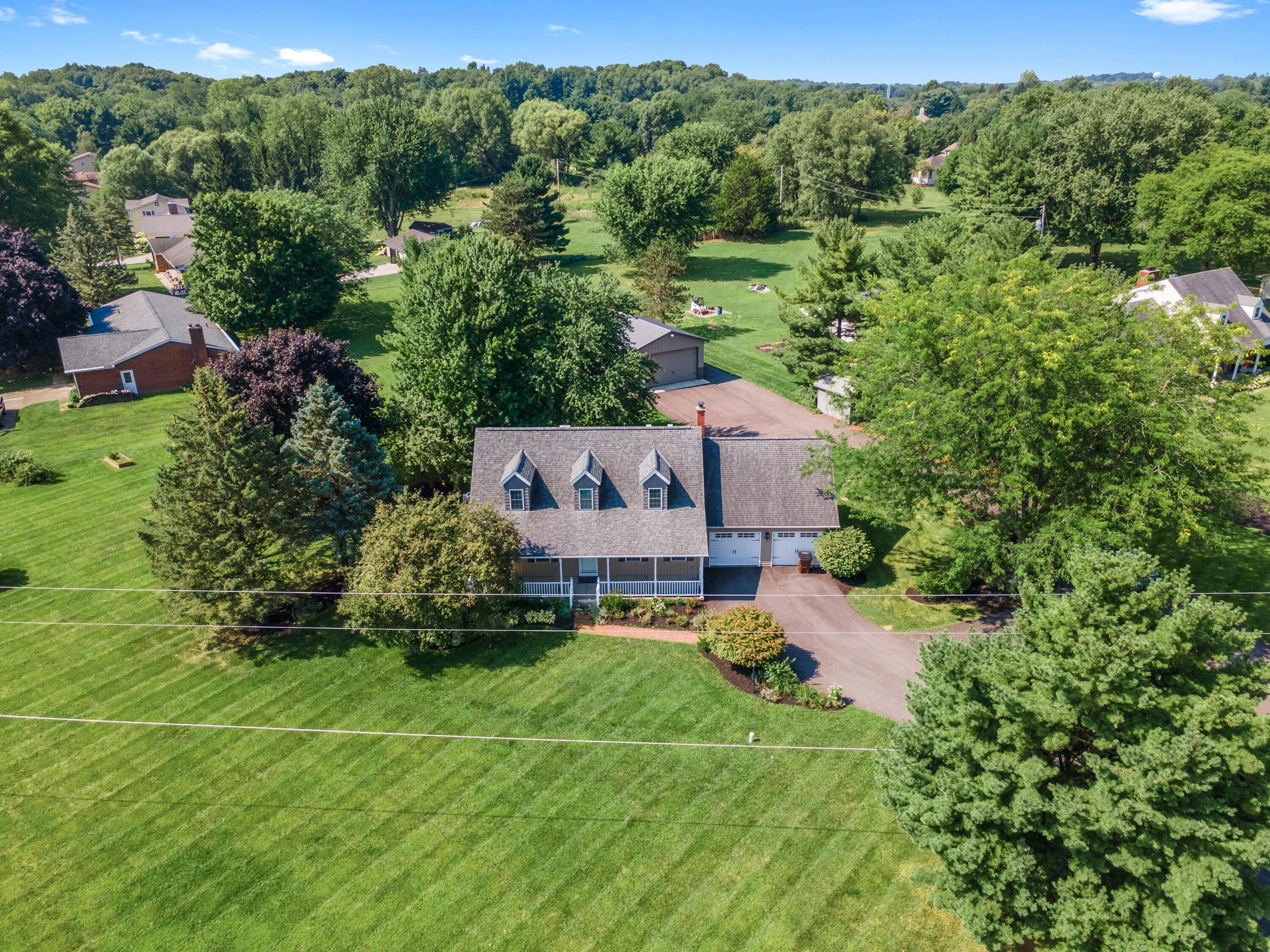 10025 Slough Road Property Photo 11