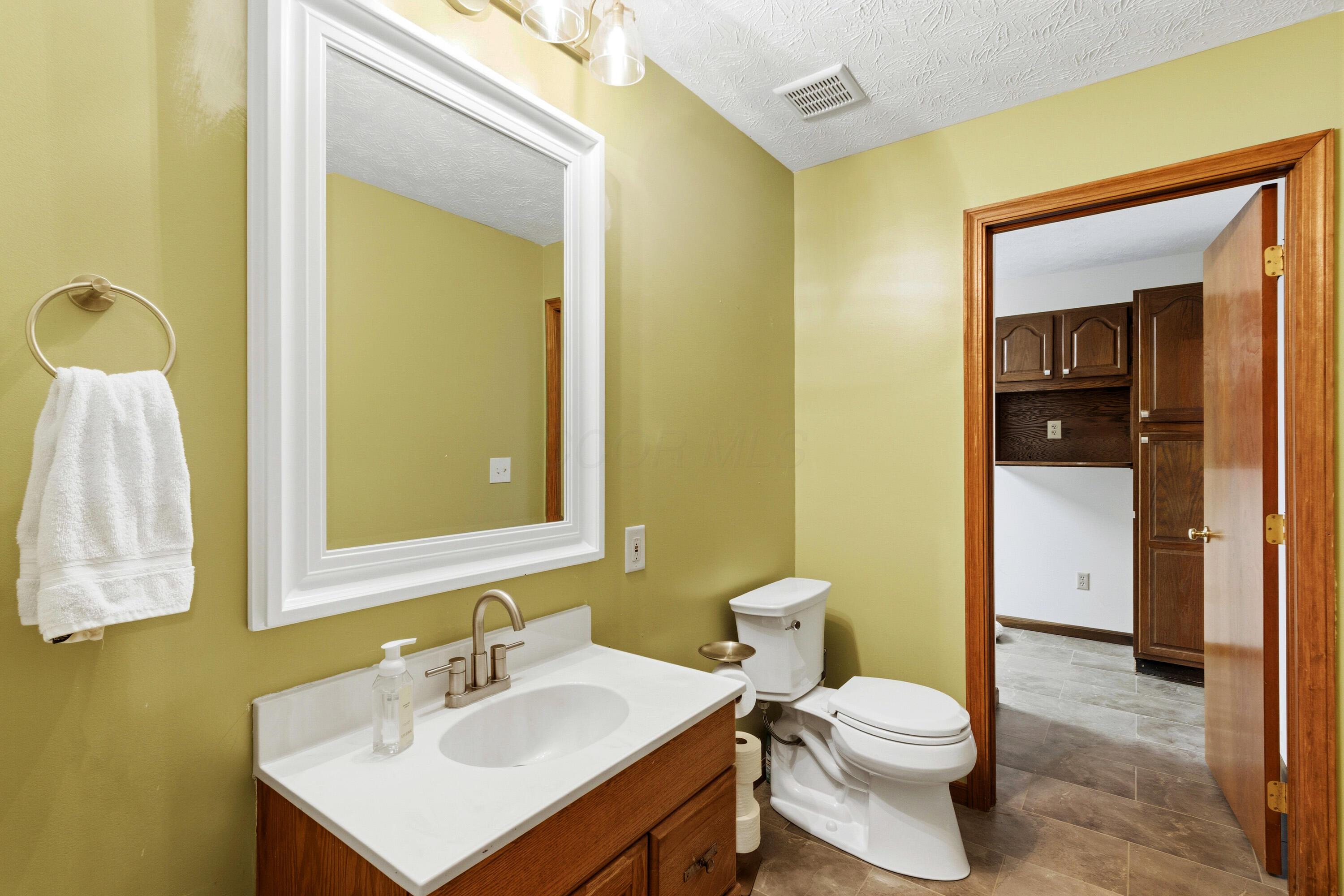 10025 Slough Road Property Photo 32