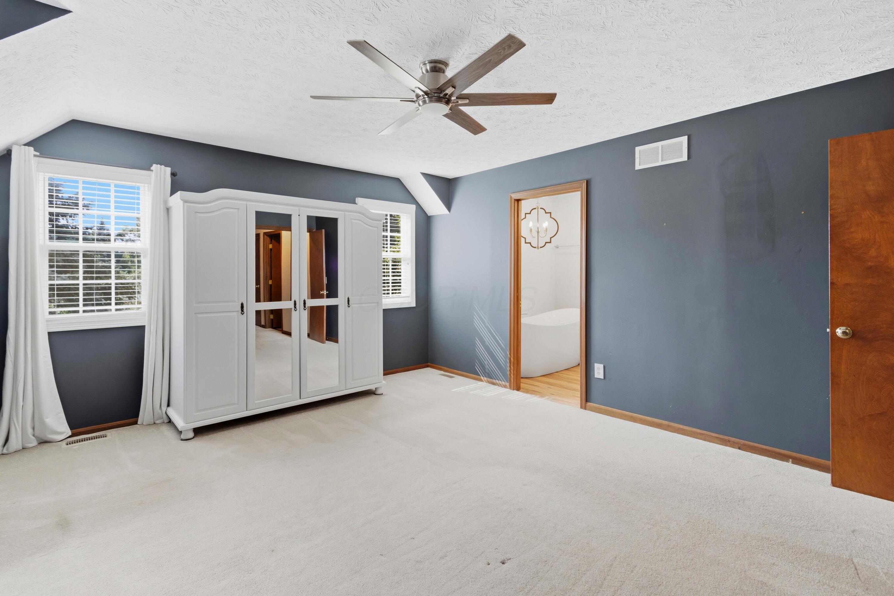 10025 Slough Road Property Photo 35