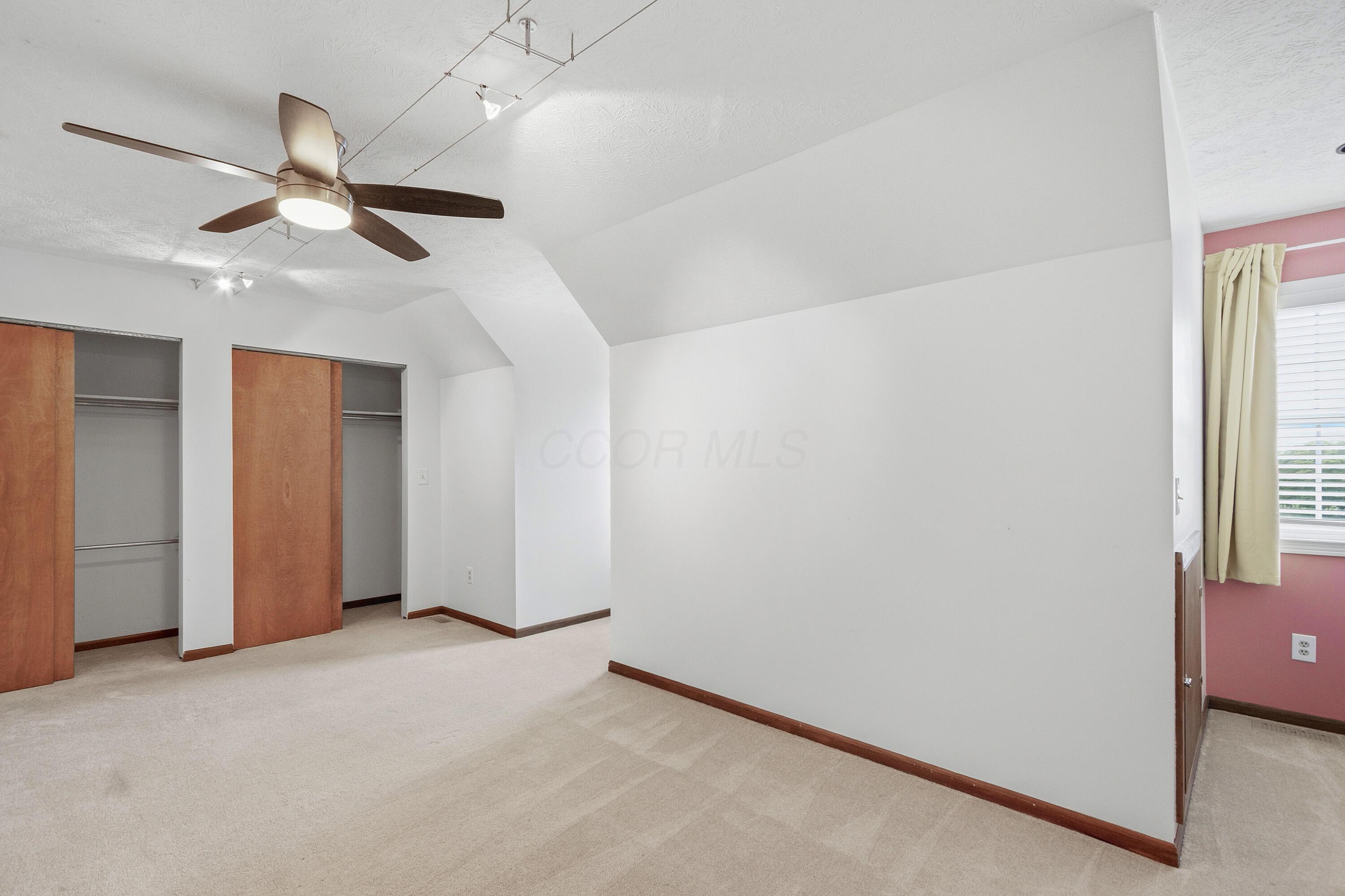 10025 Slough Road Property Photo 39