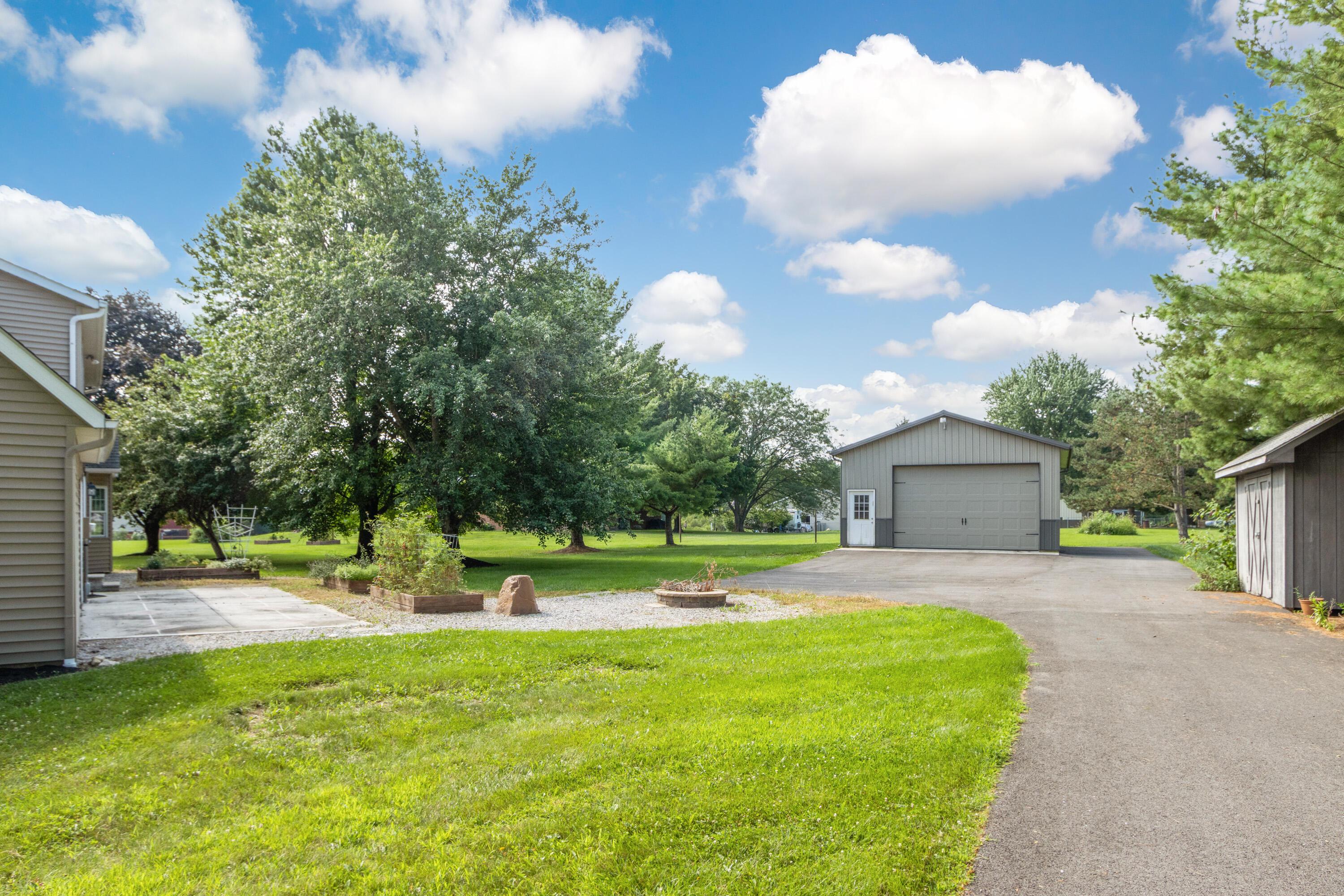 10025 Slough Road Property Photo 47