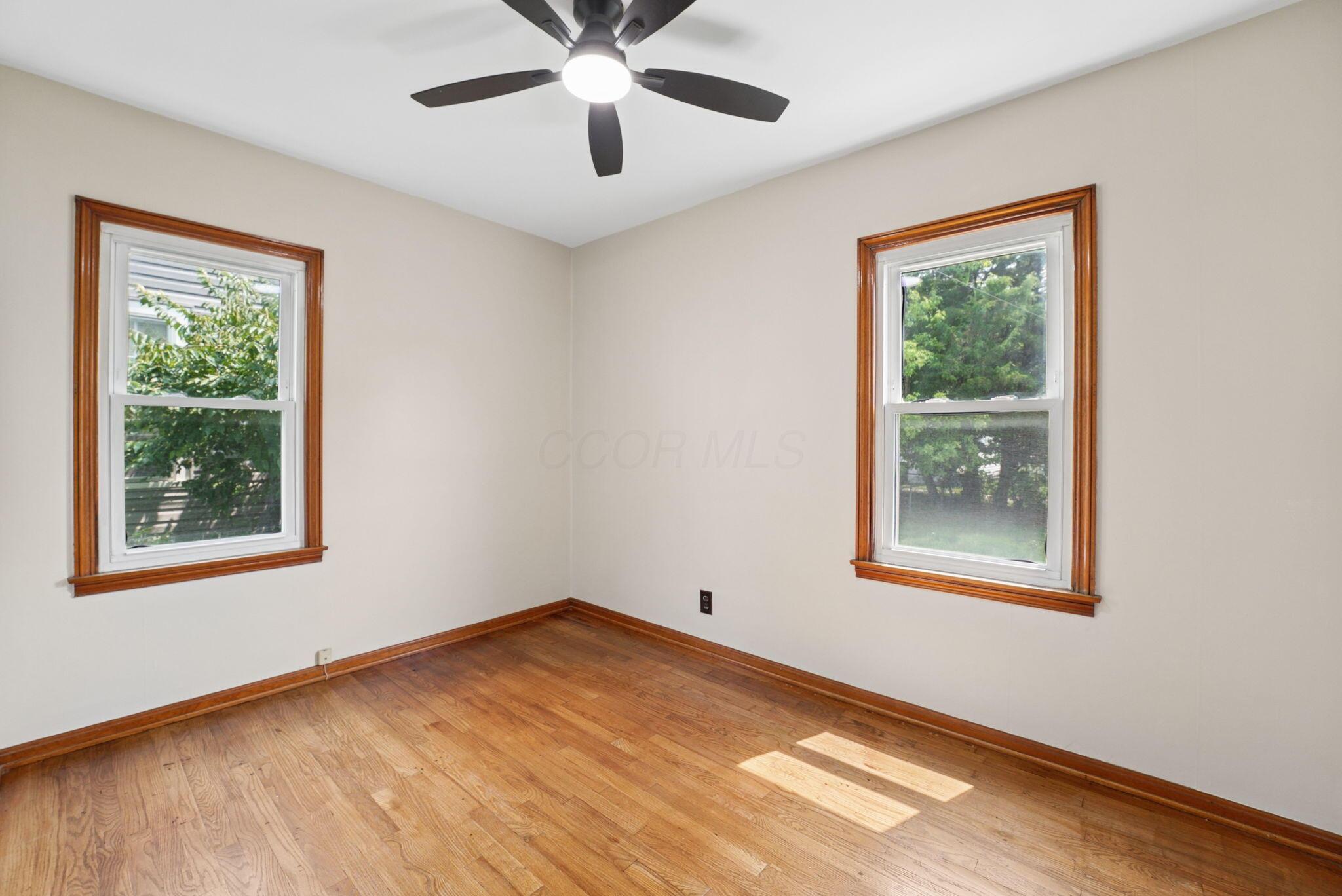 375 E Royal Forest Boulevard Property Photo 12