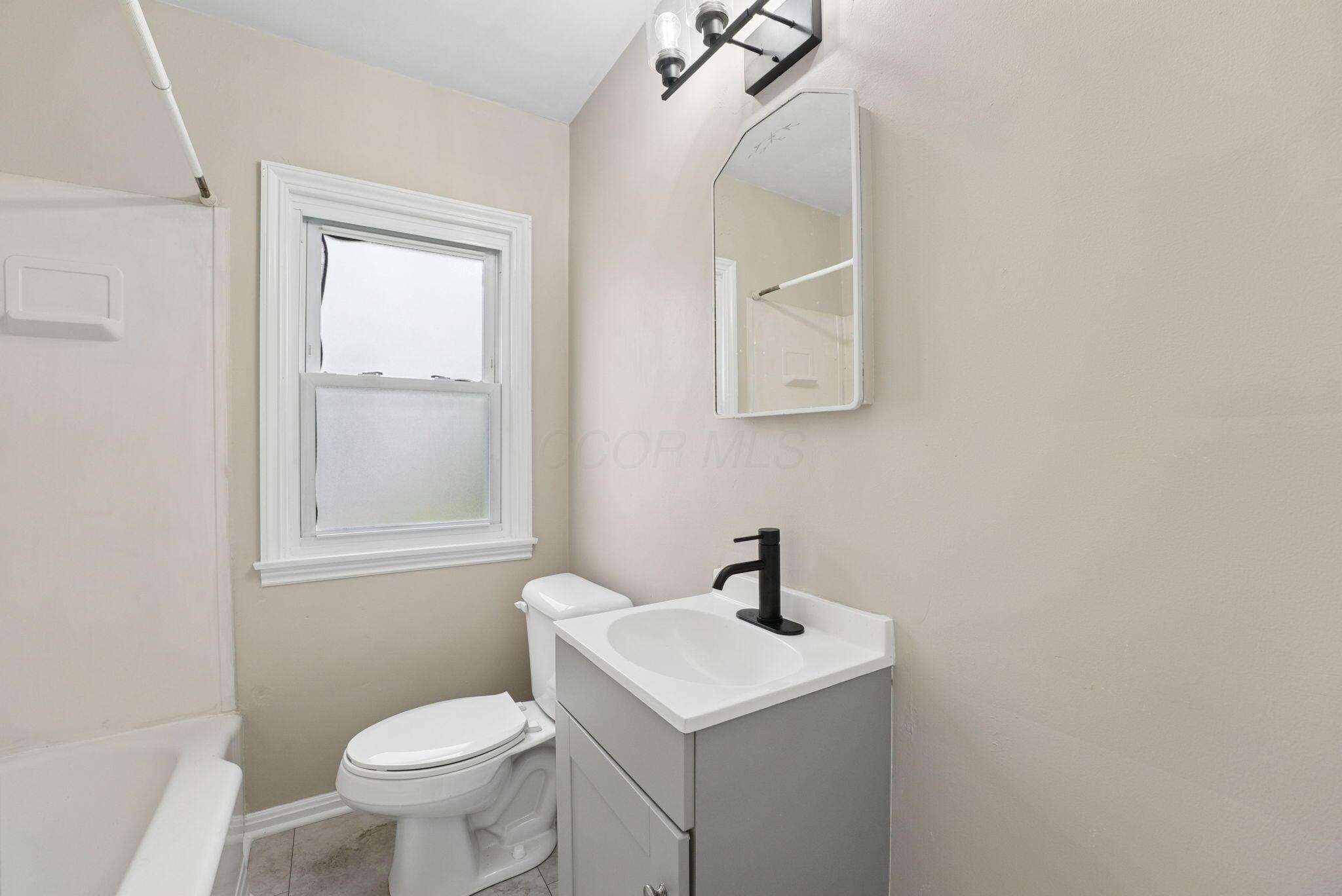 375 E Royal Forest Boulevard Property Photo 16