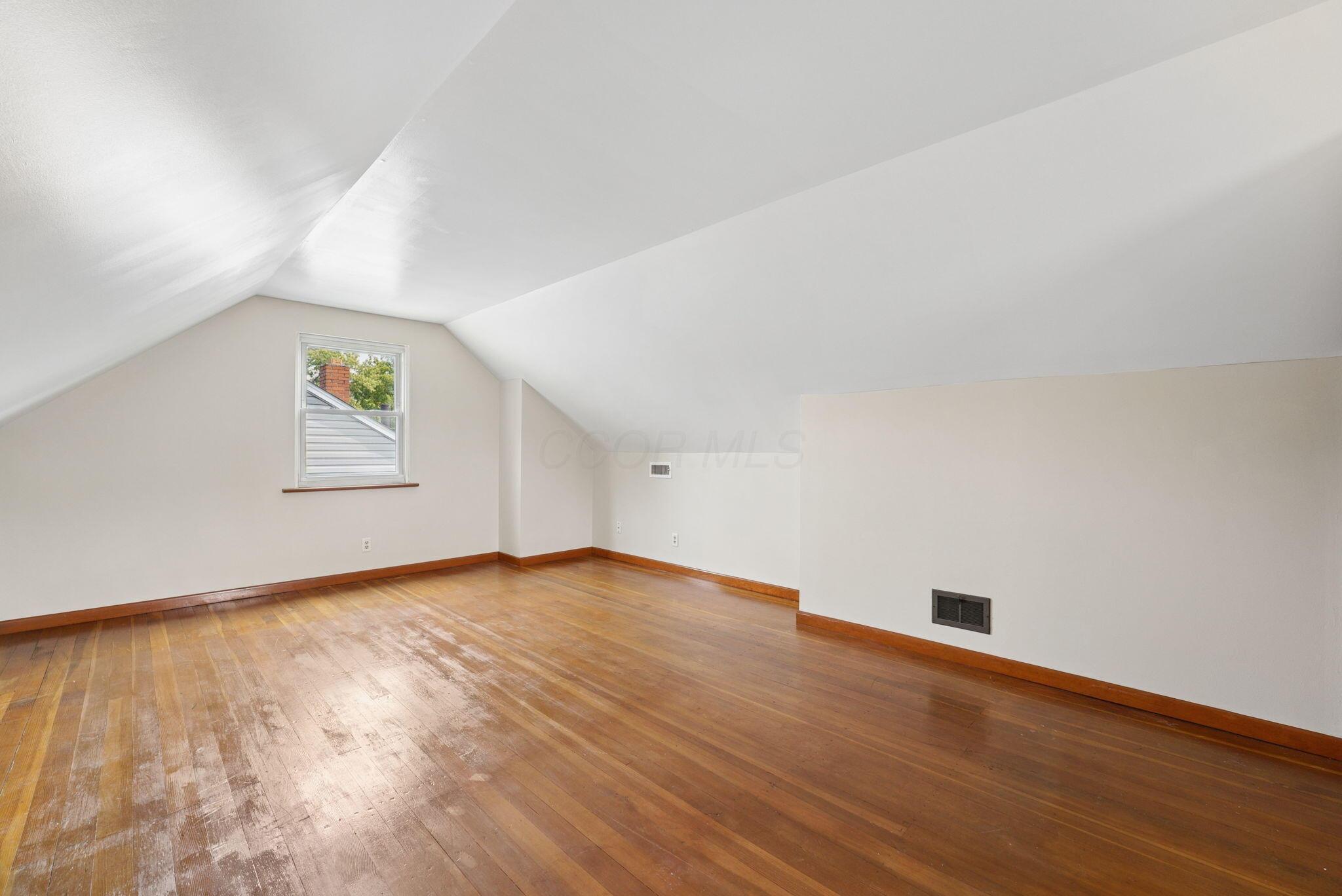 375 E Royal Forest Boulevard Property Photo 18