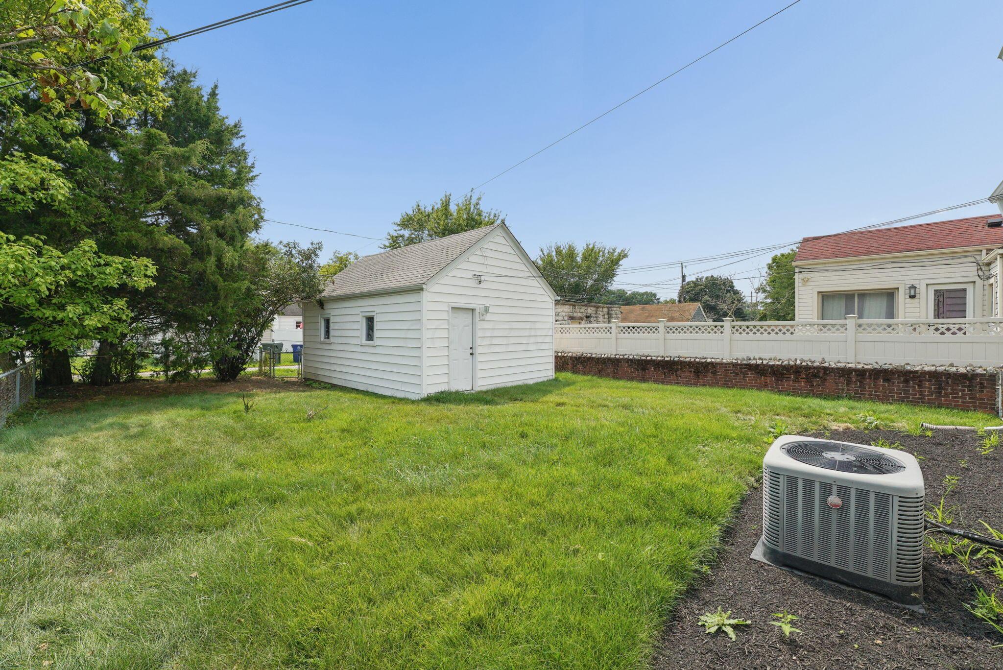 375 E Royal Forest Boulevard Property Photo 23
