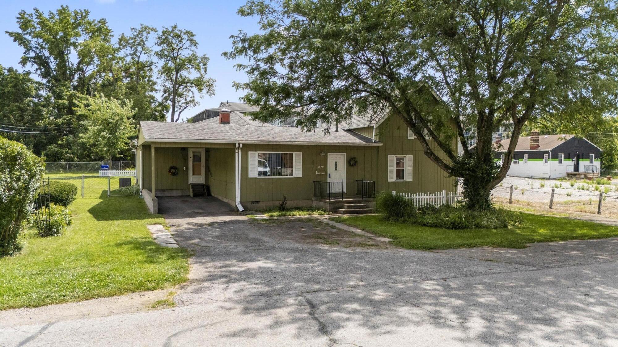 1879 Dunbar Drive Property Photo 1