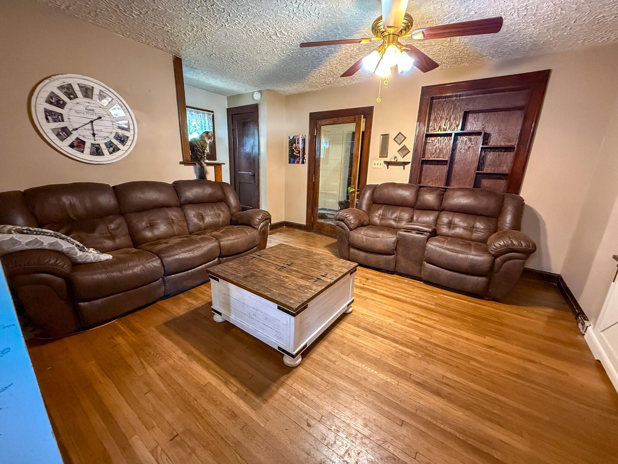 4320 Orchard Lane Property Photo 8