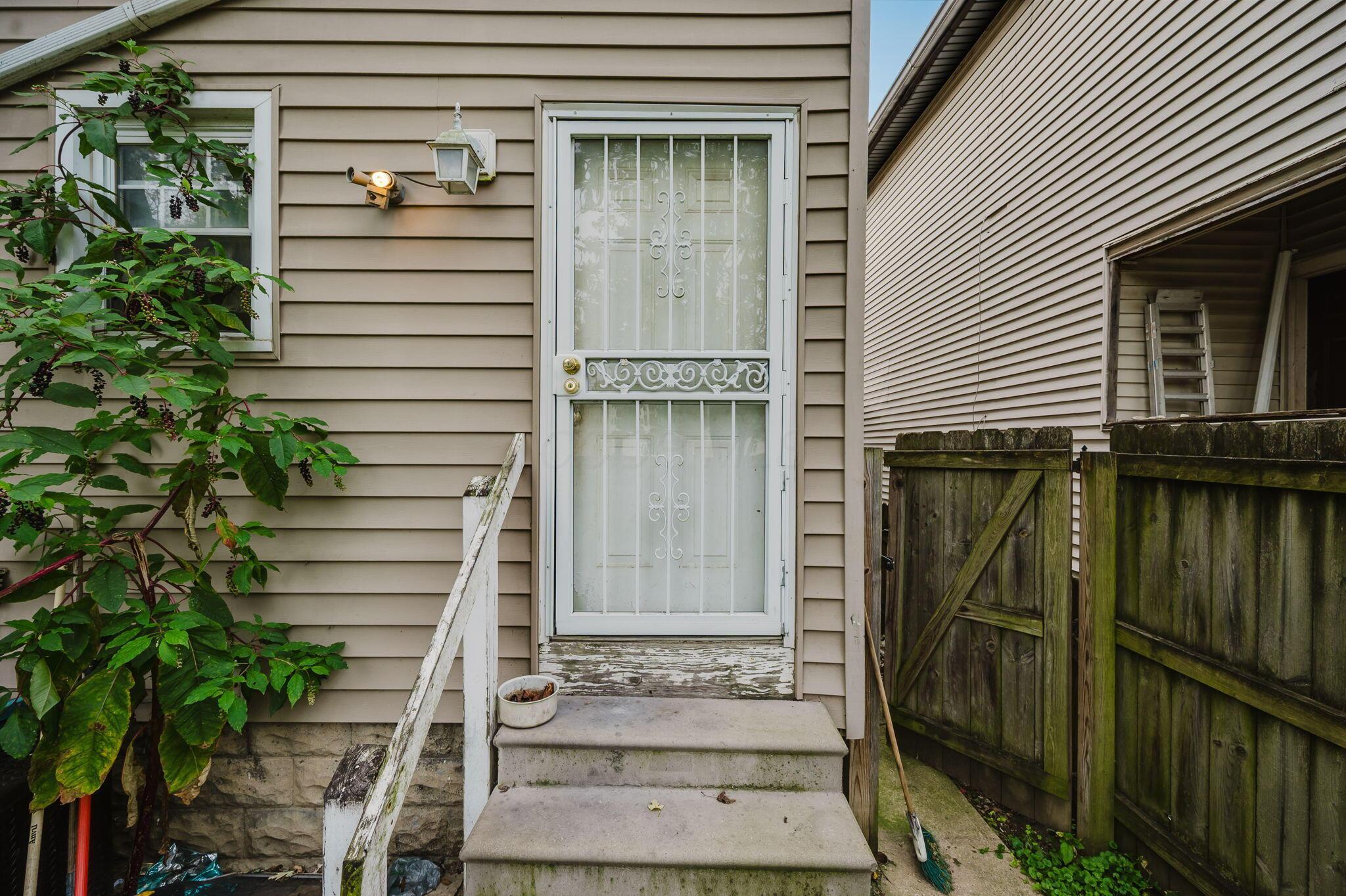 630 S Ogden Avenue Property Photo 11