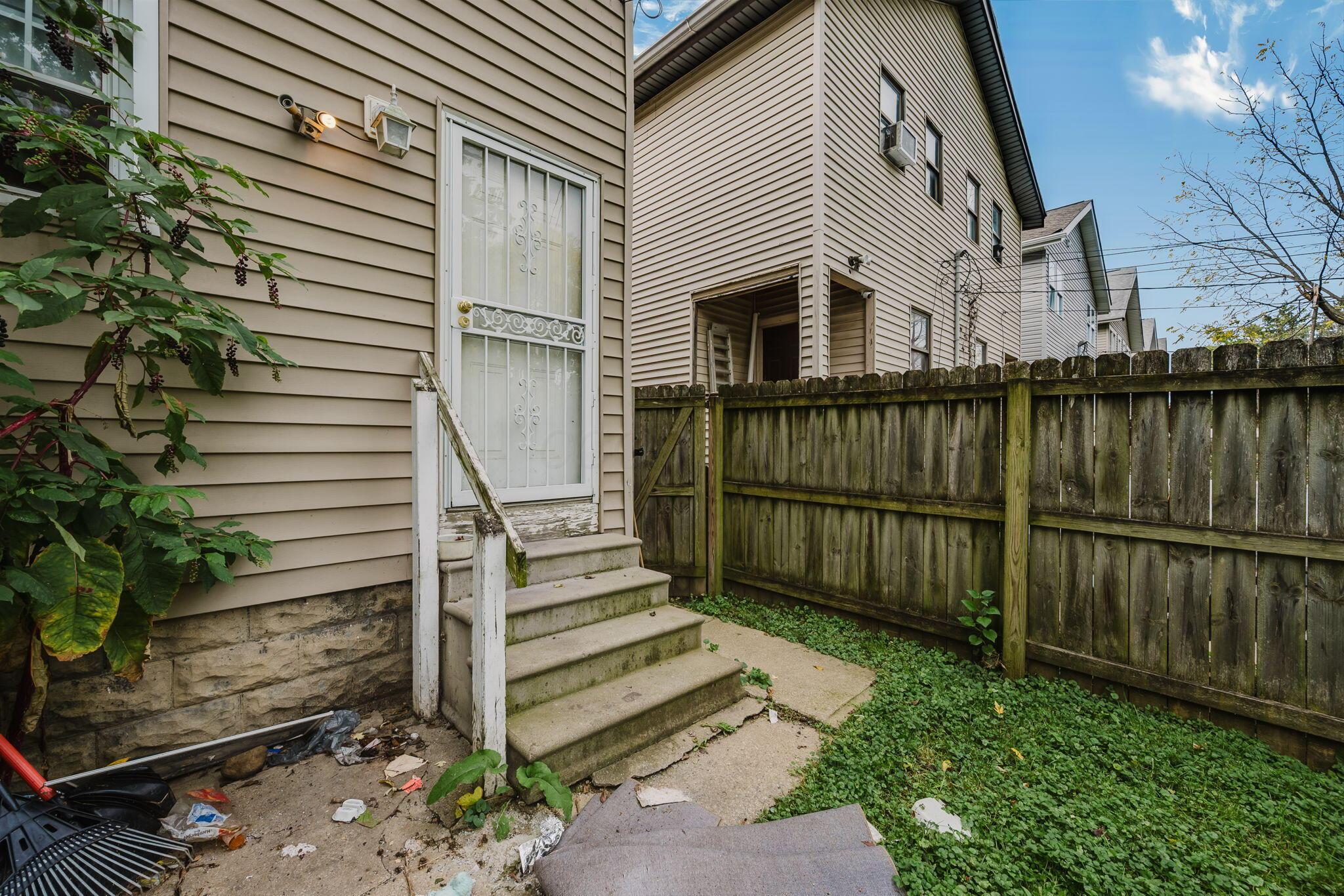 630 S Ogden Avenue Property Photo 14