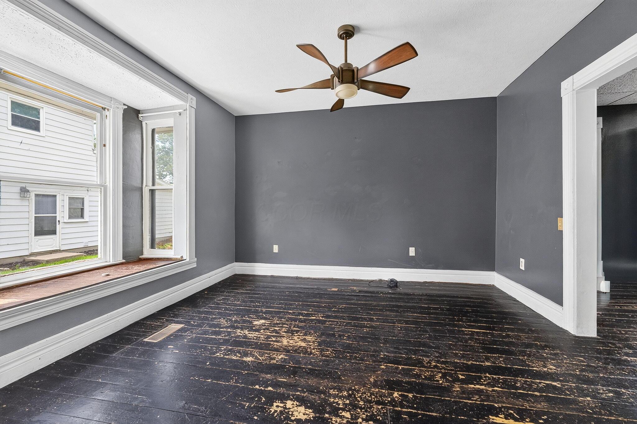 413 E Brown Avenue Property Photo 6