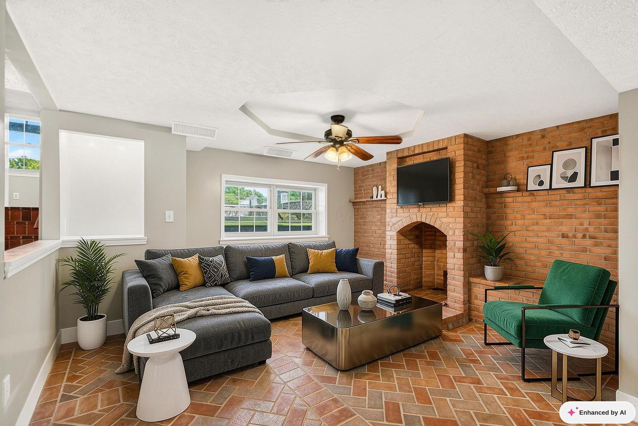17 E Oak Street Property Photo 16