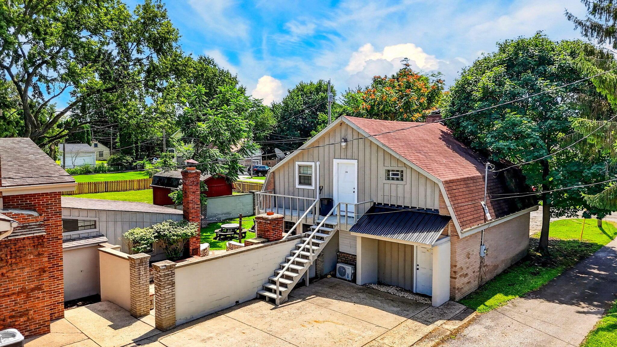 17 E Oak Street Property Photo 31