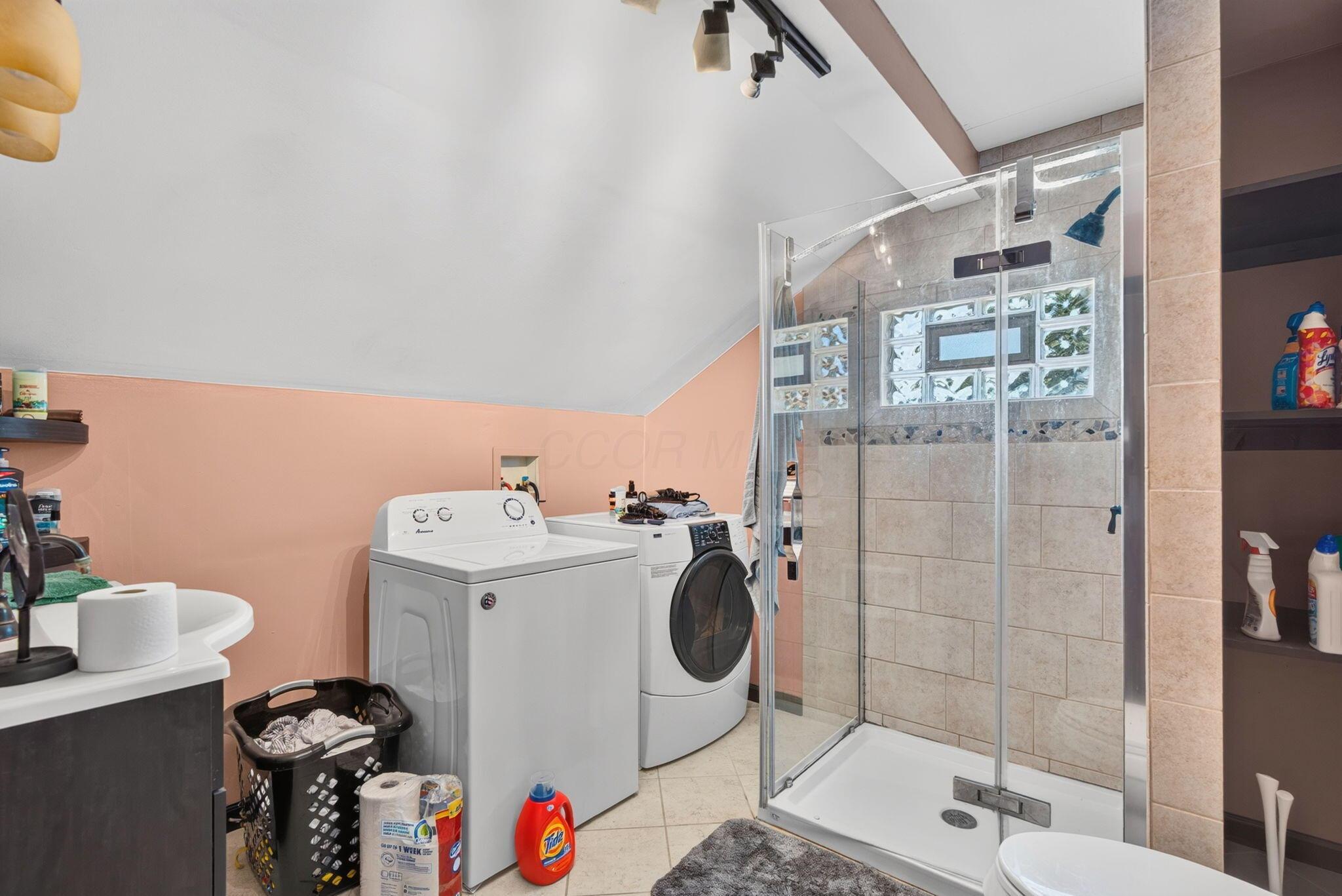 17 E Oak Street Property Photo 34