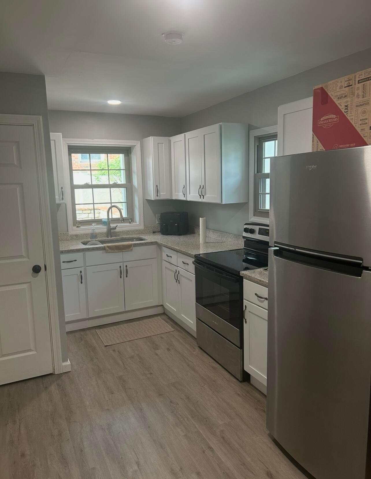 17 E Oak Street Property Photo 36