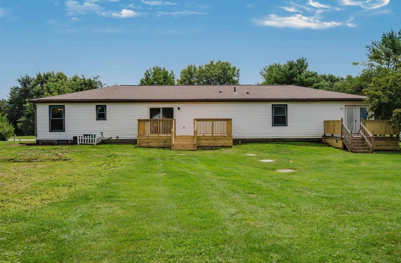 7094 Fayette Drive Property Photo 6