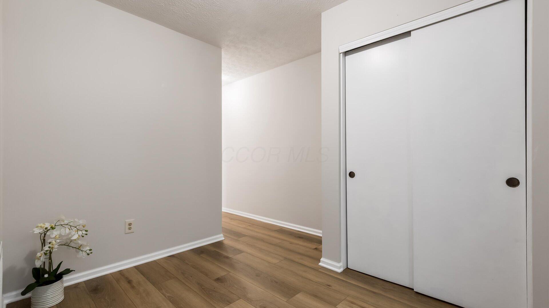 6641 Kennington Square S Property Photo 5