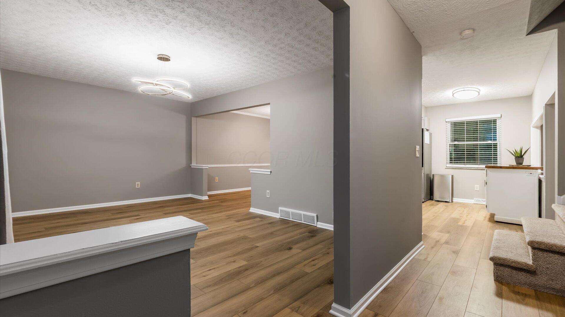 6641 Kennington Square S Property Photo 6