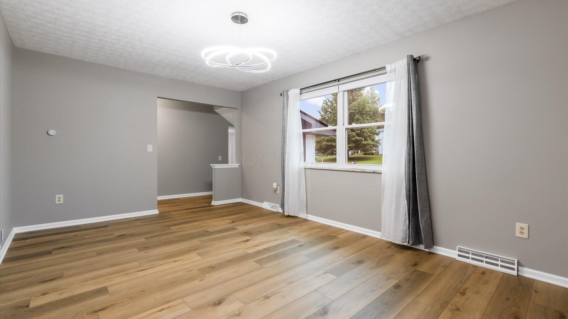 6641 Kennington Square S Property Photo 9