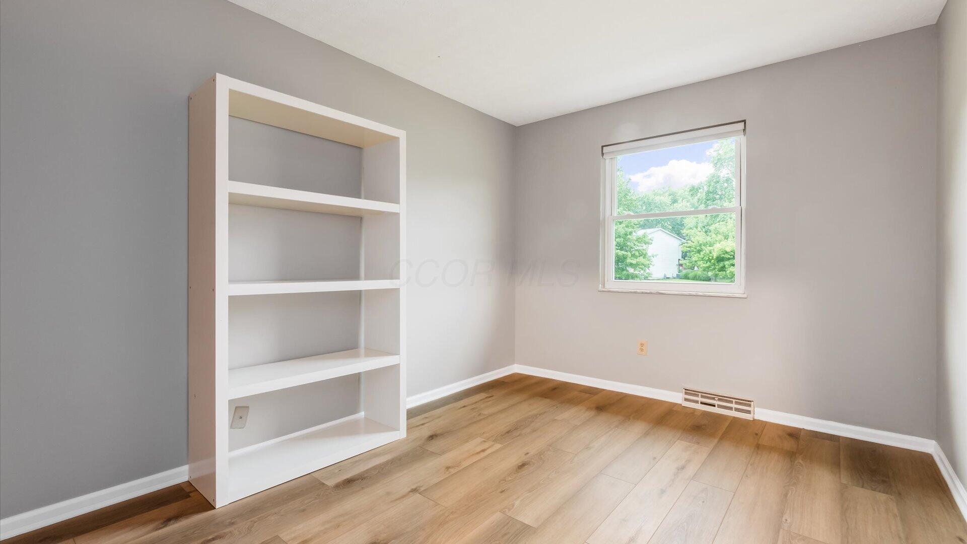 6641 Kennington Square S Property Photo 27