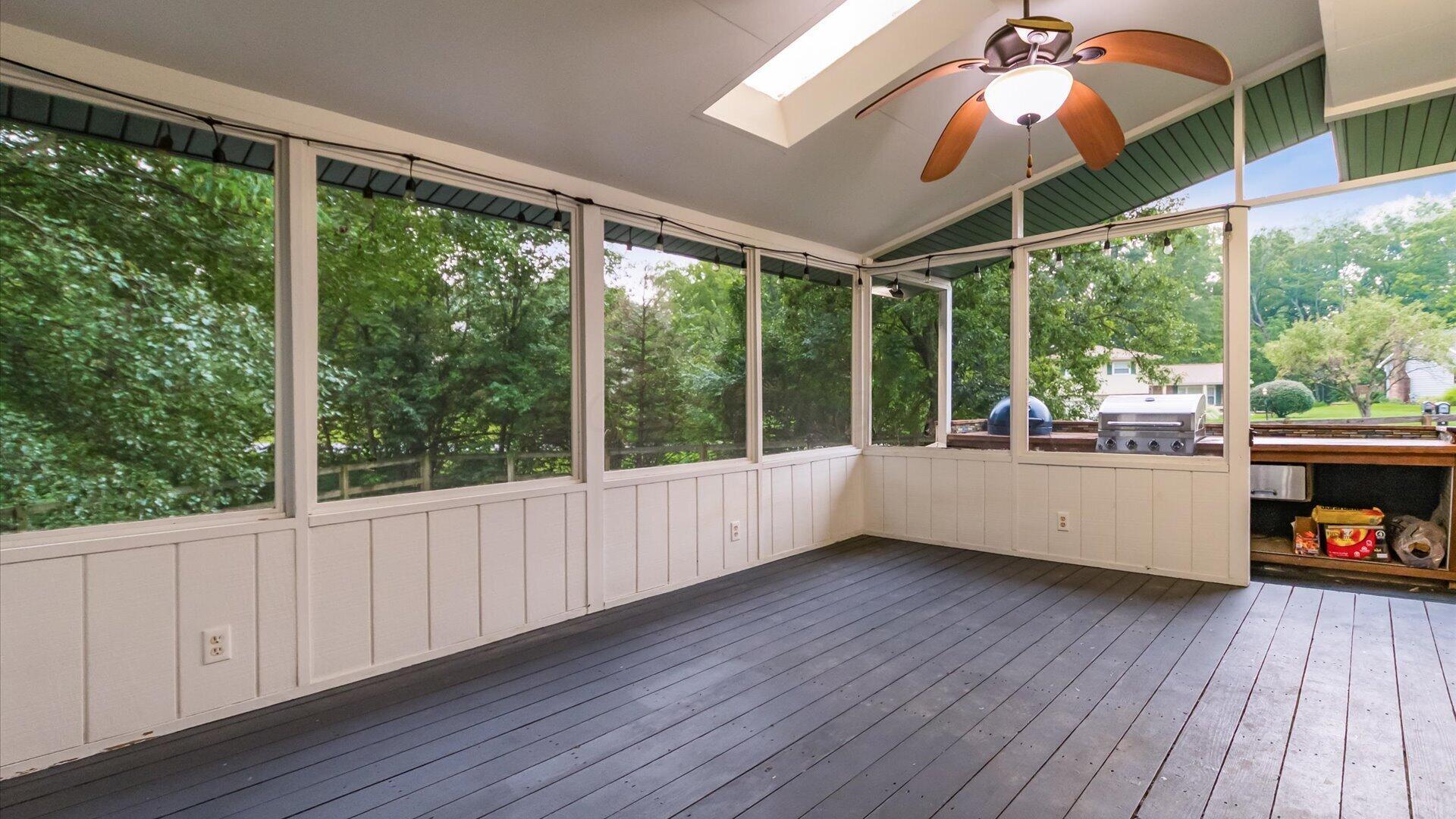 6641 Kennington Square S Property Photo 33