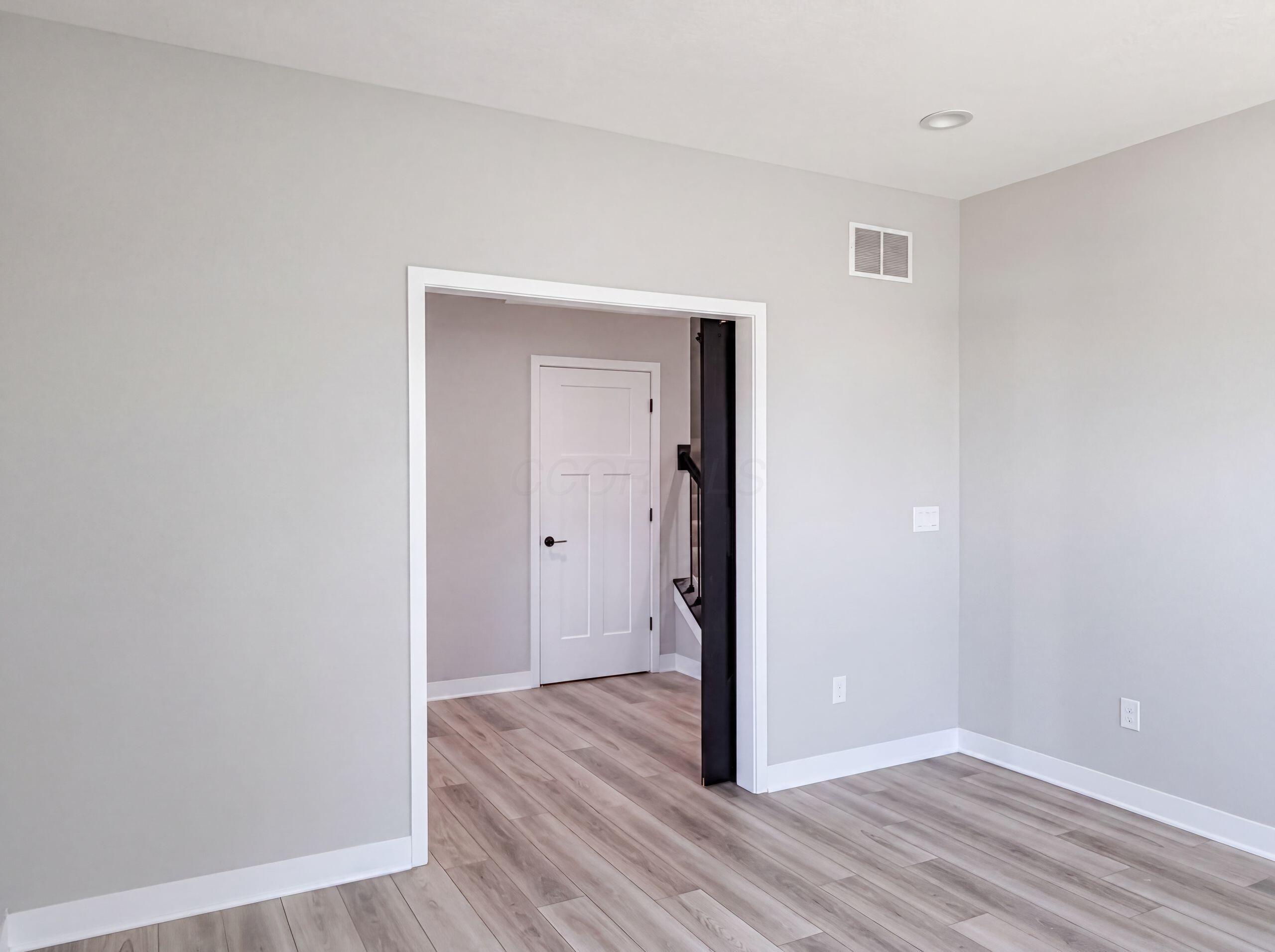 1601 Cromwill Loop Property Photo 9