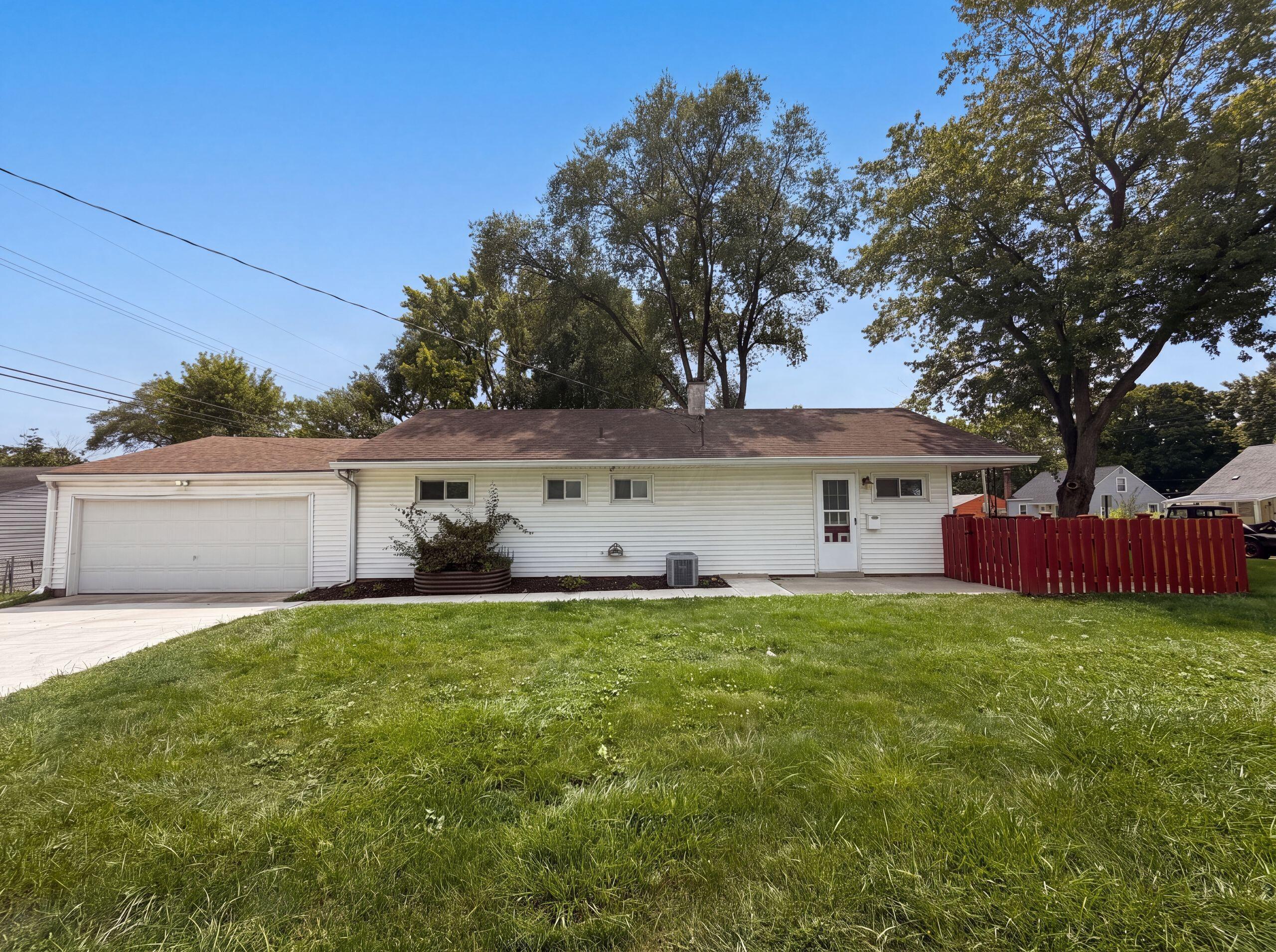 2221 Myrtle Avenue Property Photo 1