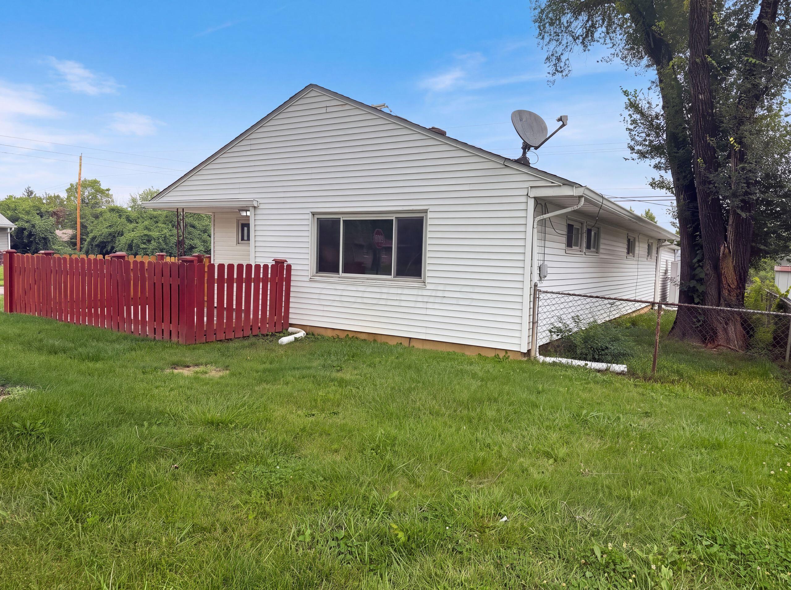2221 Myrtle Avenue Property Photo 5