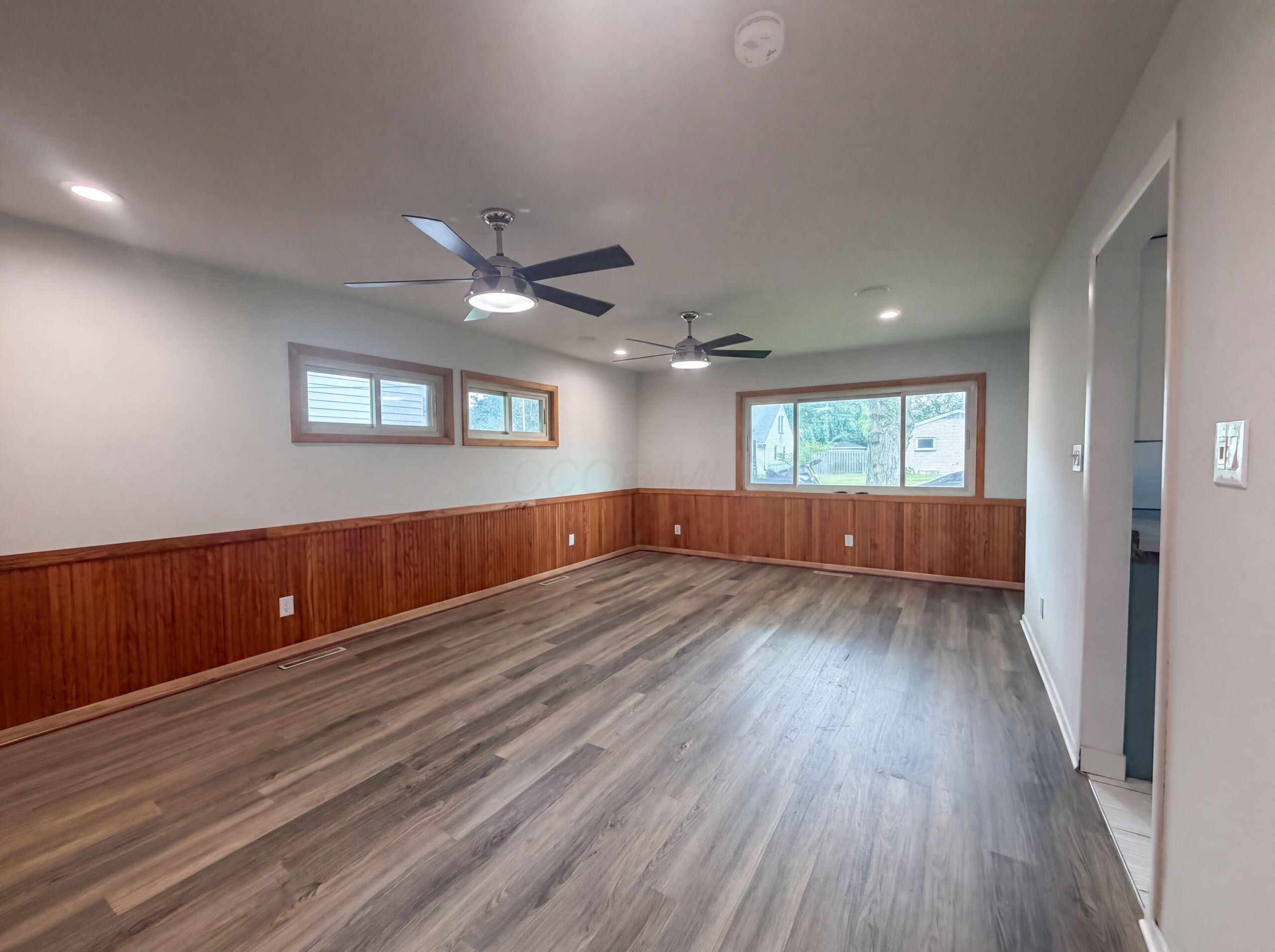 2221 Myrtle Avenue Property Photo 12