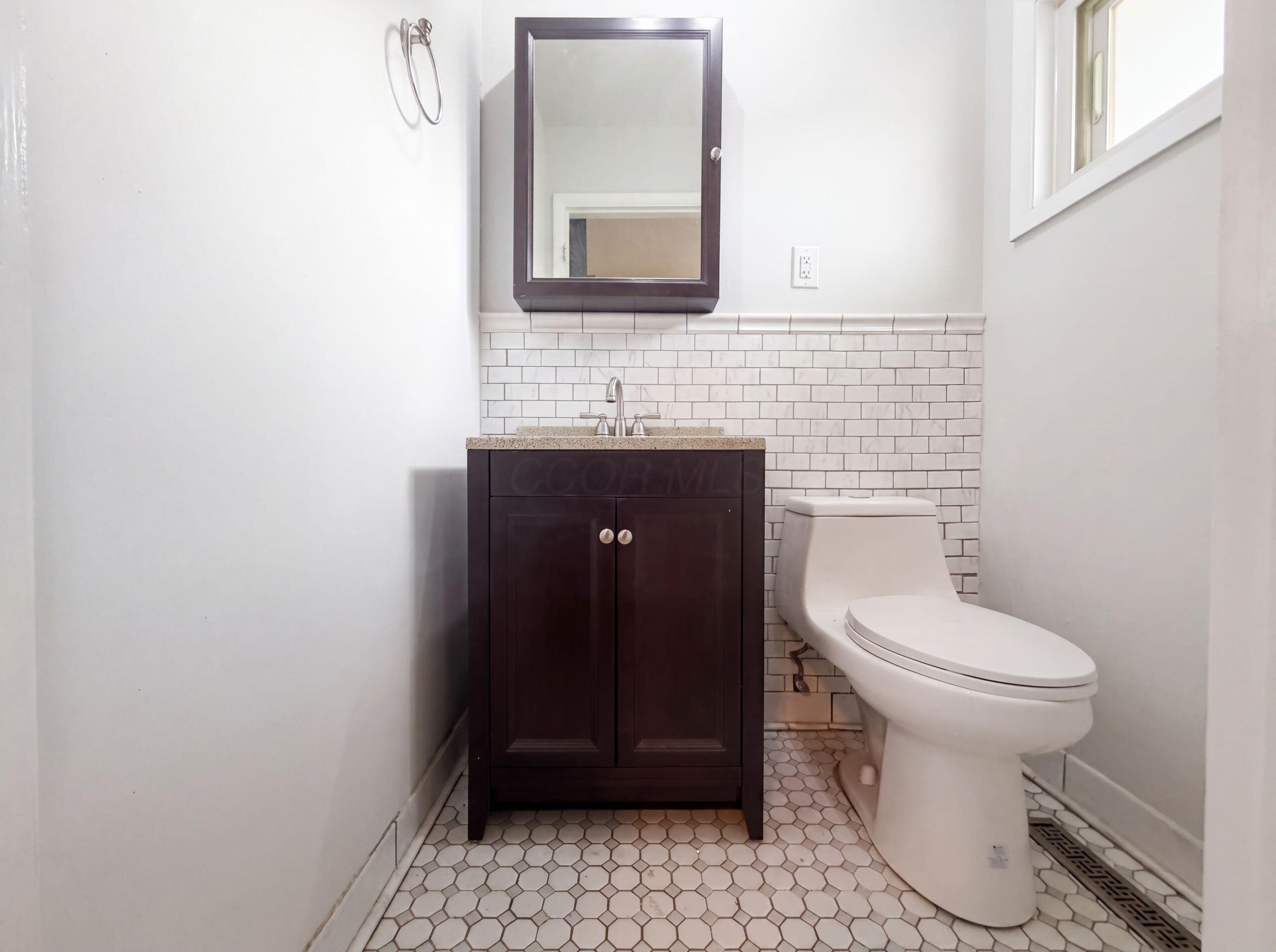 2221 Myrtle Avenue Property Photo 18