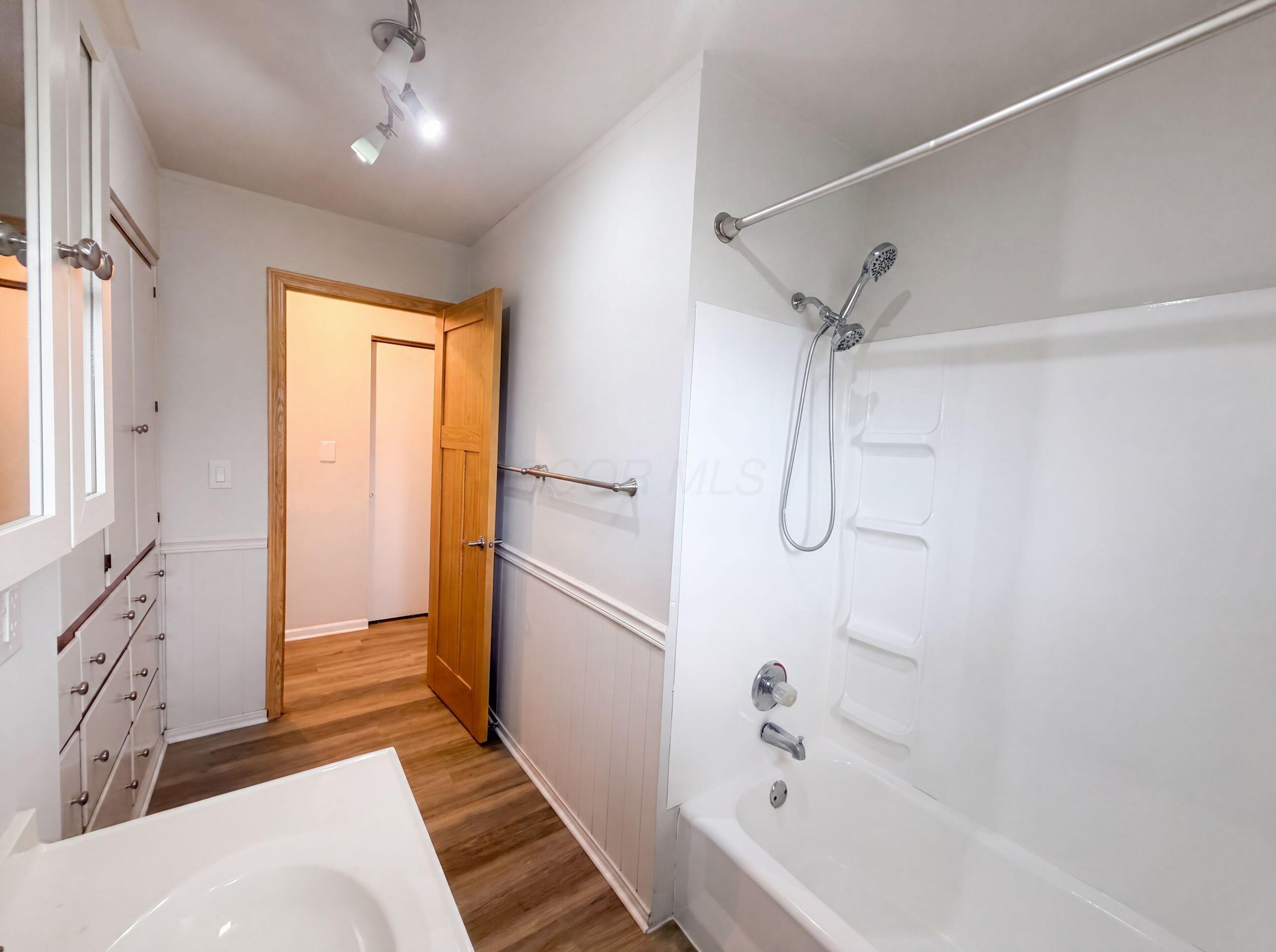 2221 Myrtle Avenue Property Photo 20