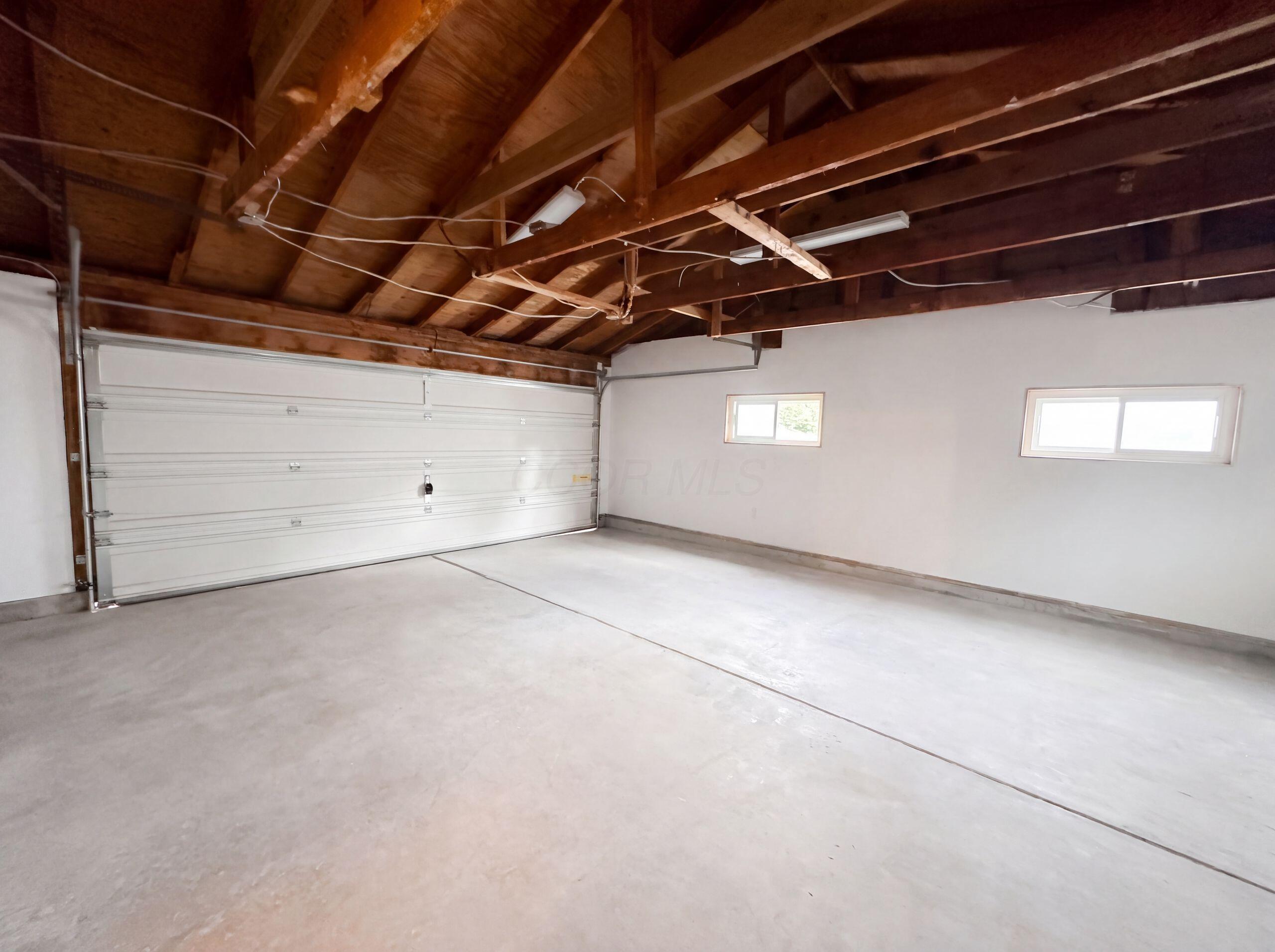 2221 Myrtle Avenue Property Photo 23