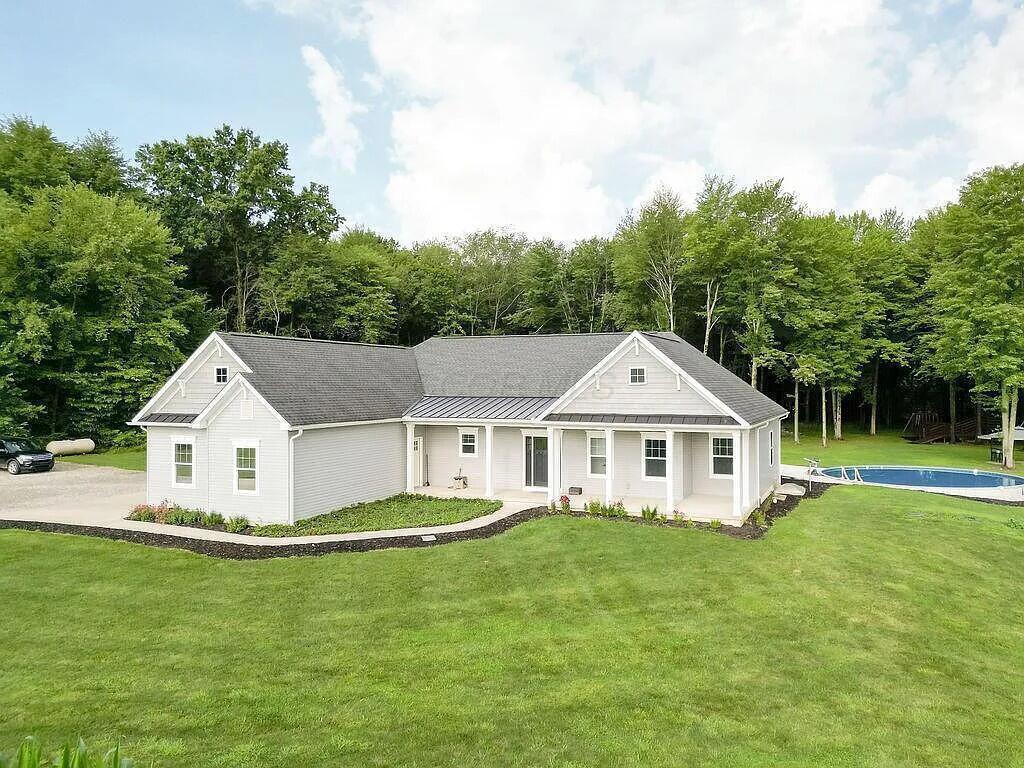 11901 Dunham Road Property Photo 1