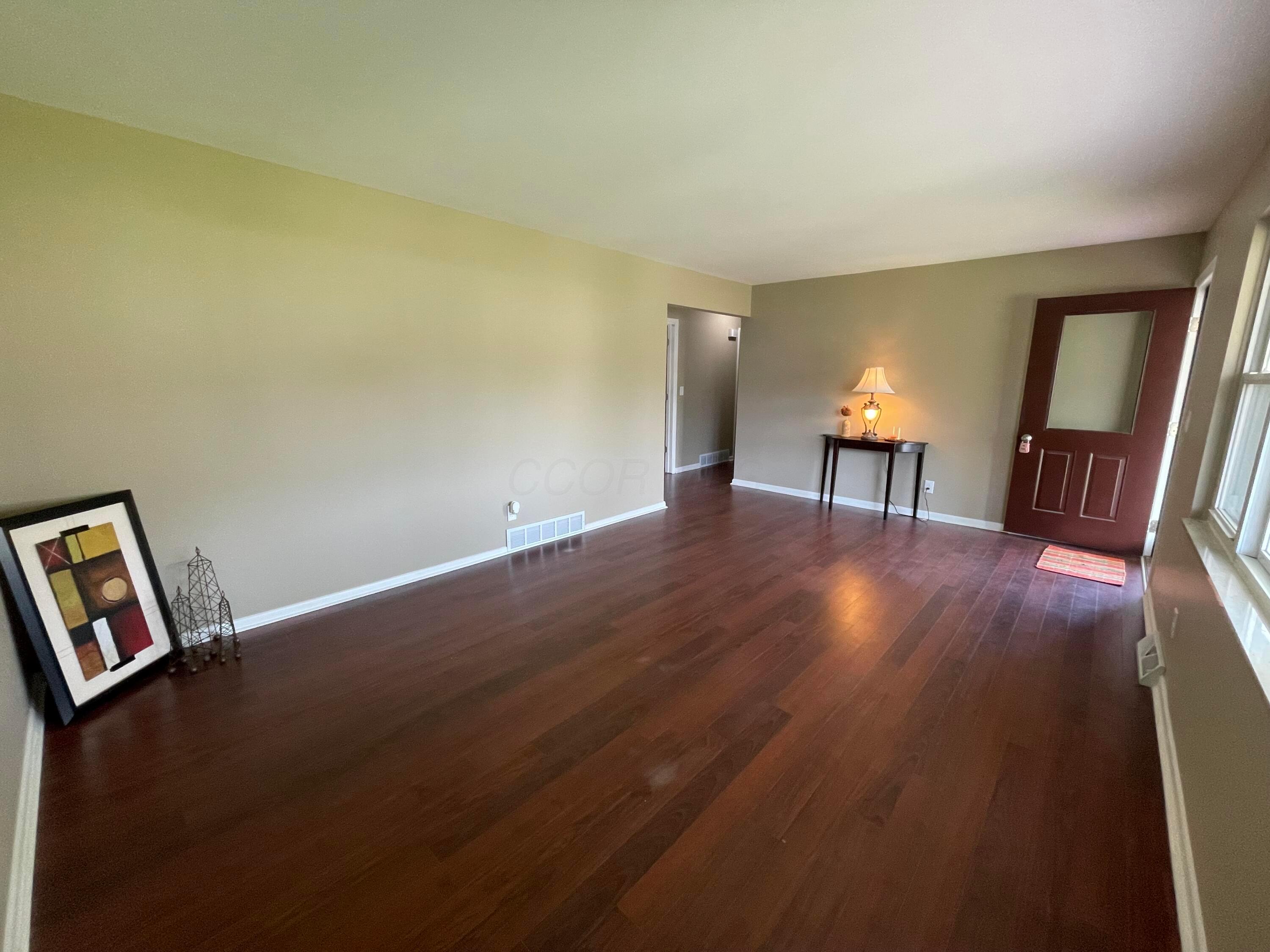 129 Gale Court Property Photo 6