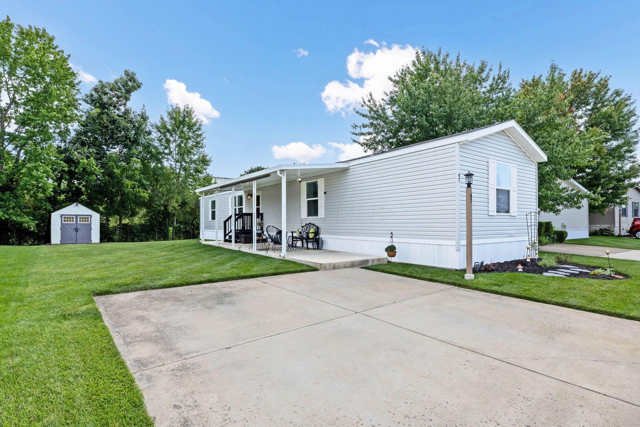 47 Birch Row Drive Property Photo 1