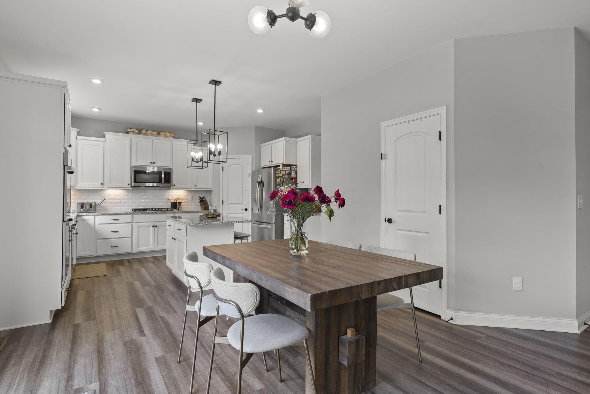 8499 Paddock Trail Property Photo 13
