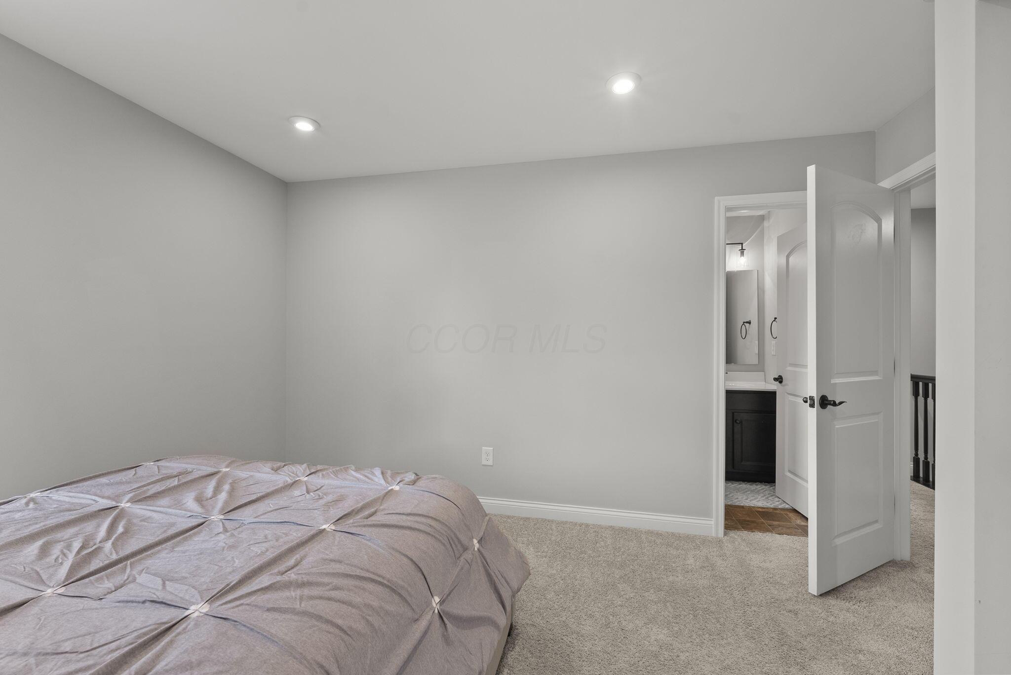 8499 Paddock Trail Property Photo 29
